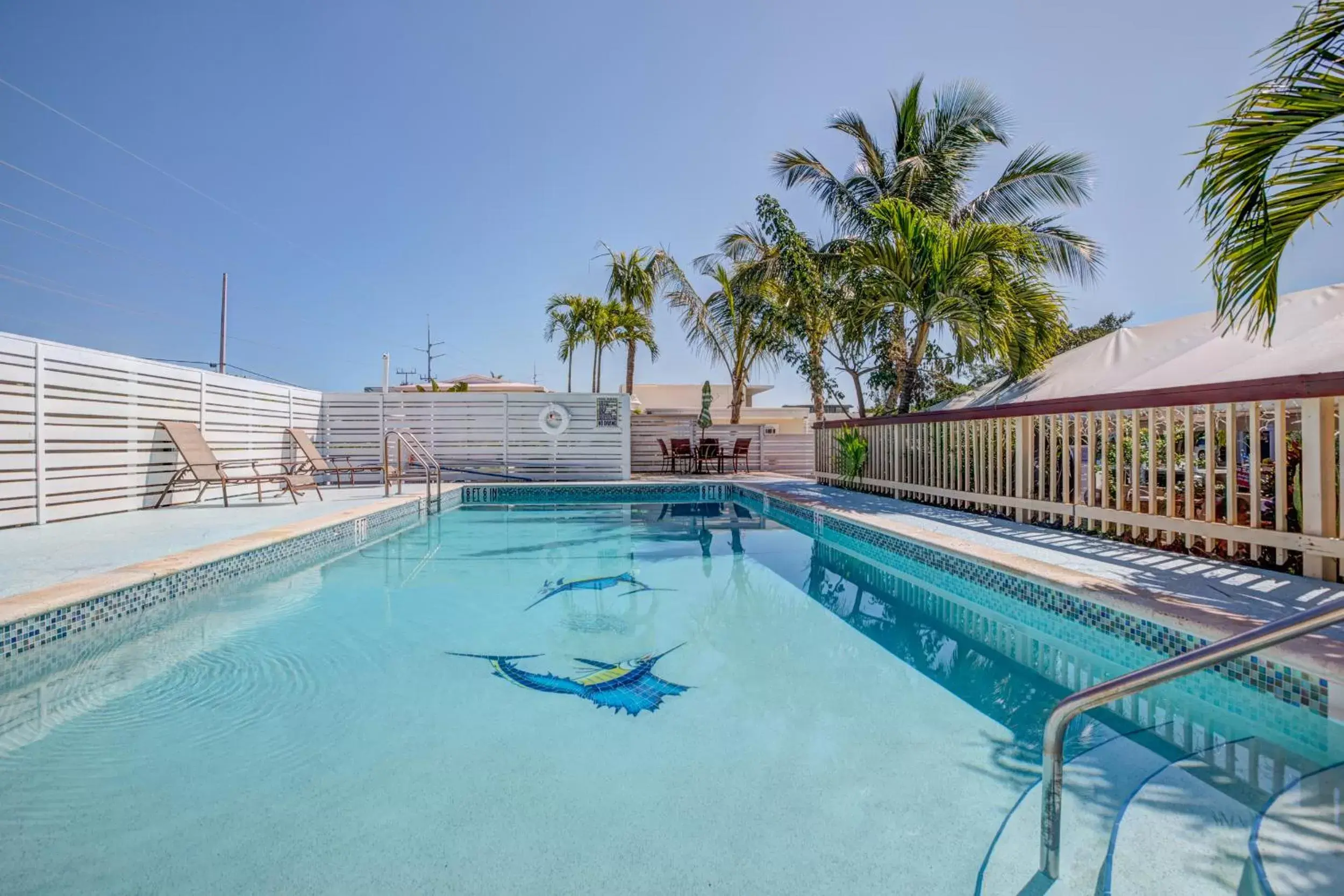 Swimming Pool in Creekside Inn Islamorada