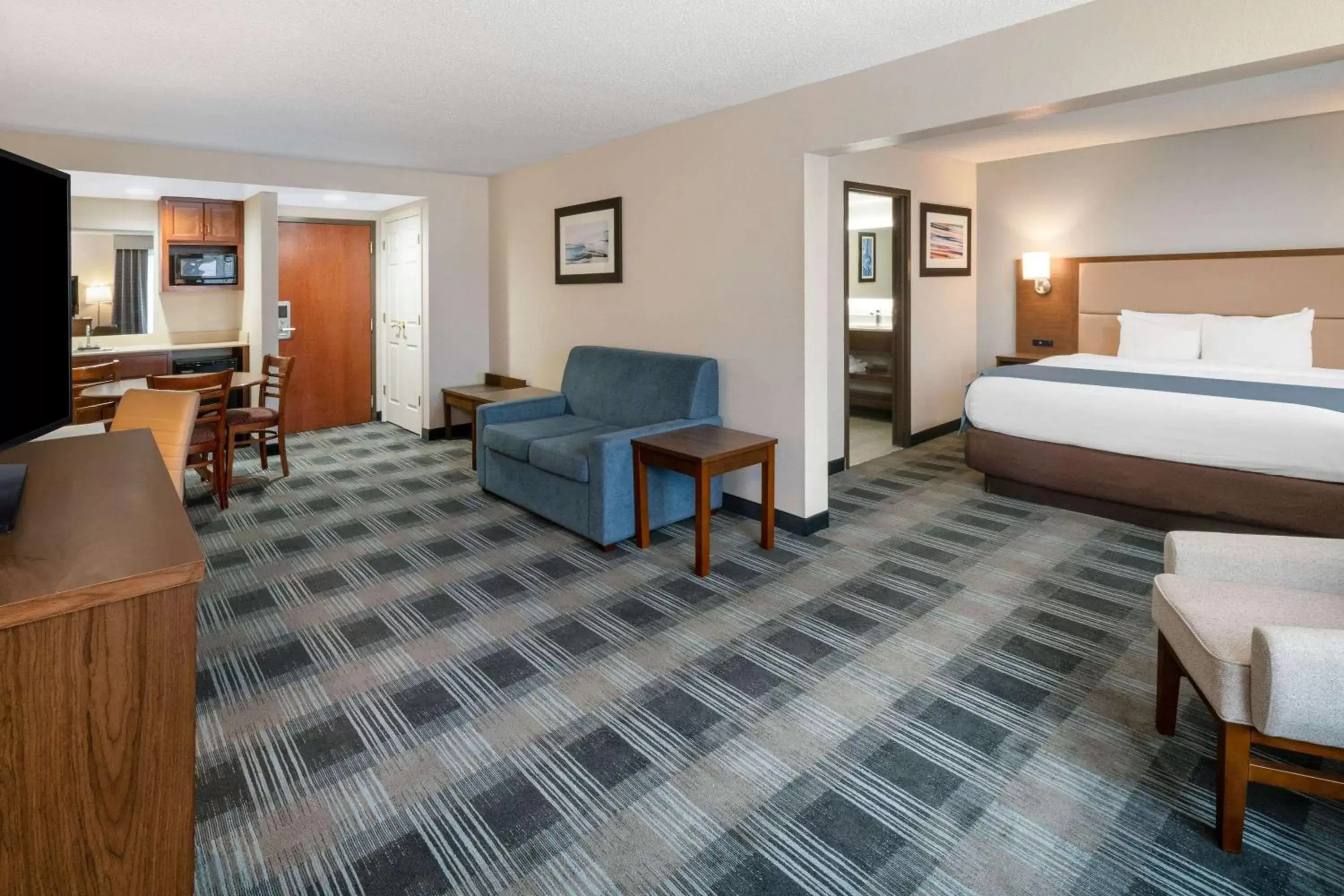 Photo of the whole room in Holiday Inn Express & Suites - Mobile - I-65, an IHG Hotel