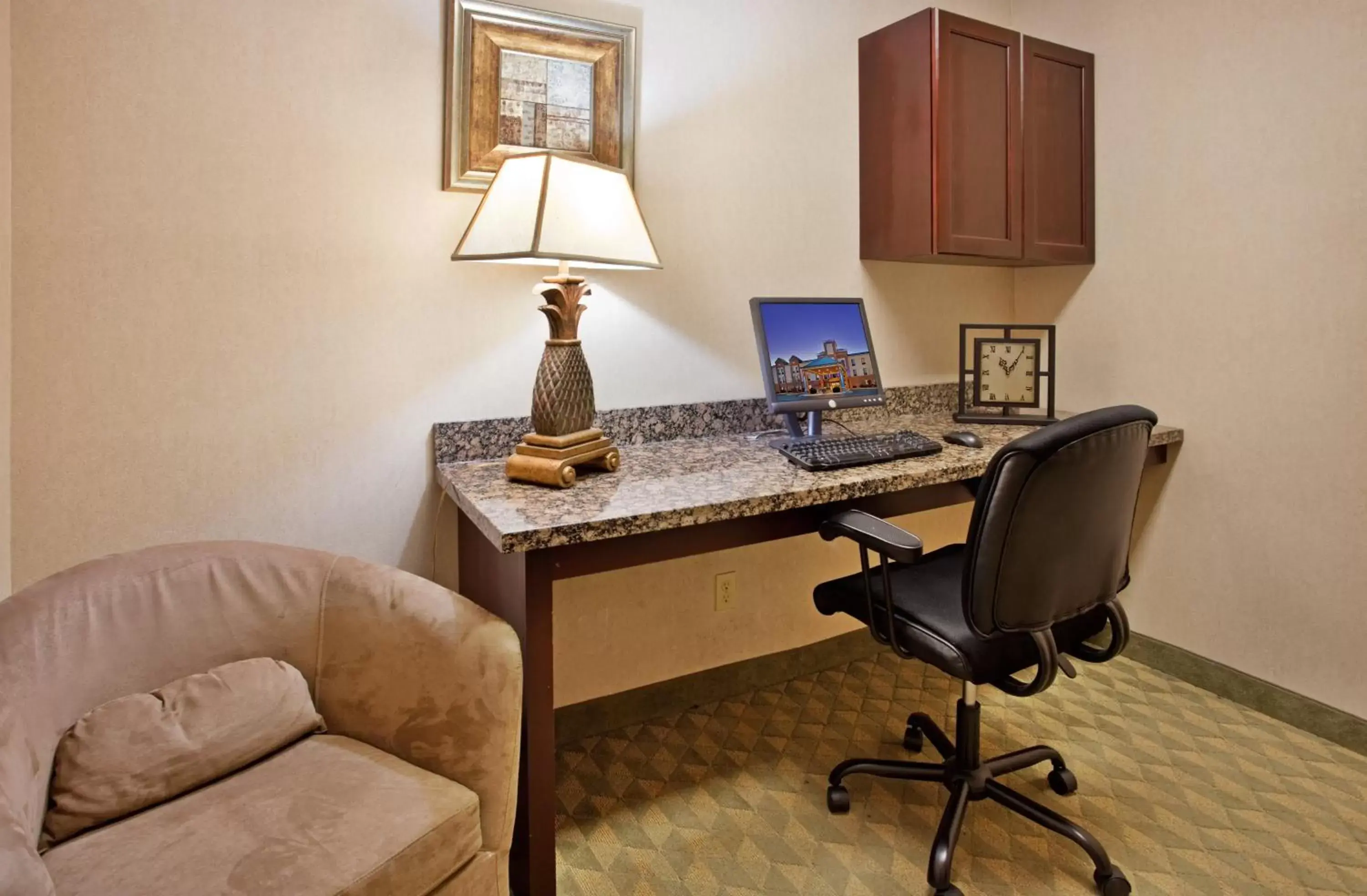 Other in Holiday Inn Express & Suites Lansing-Leavenworth, an IHG Hotel