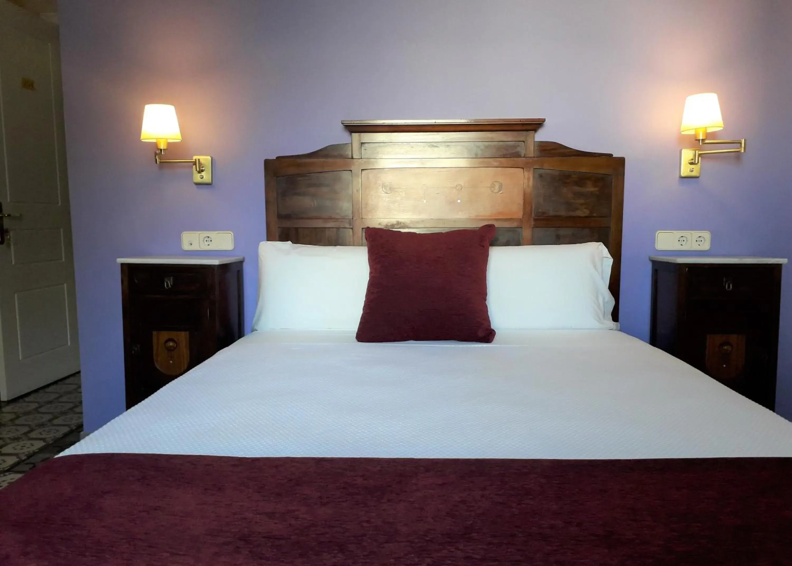Bed in Hotel Noucentista