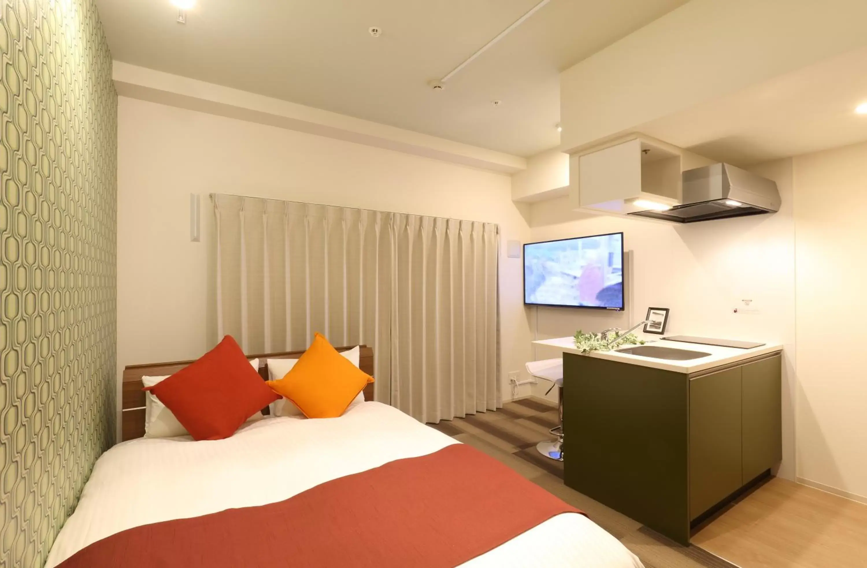 Photo of the whole room, Bed in Residence Hotel Hakata 19