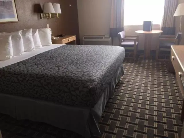 Photo of the whole room, Bed in Days Inn by Wyndham Hurricane/Zion National Park Area