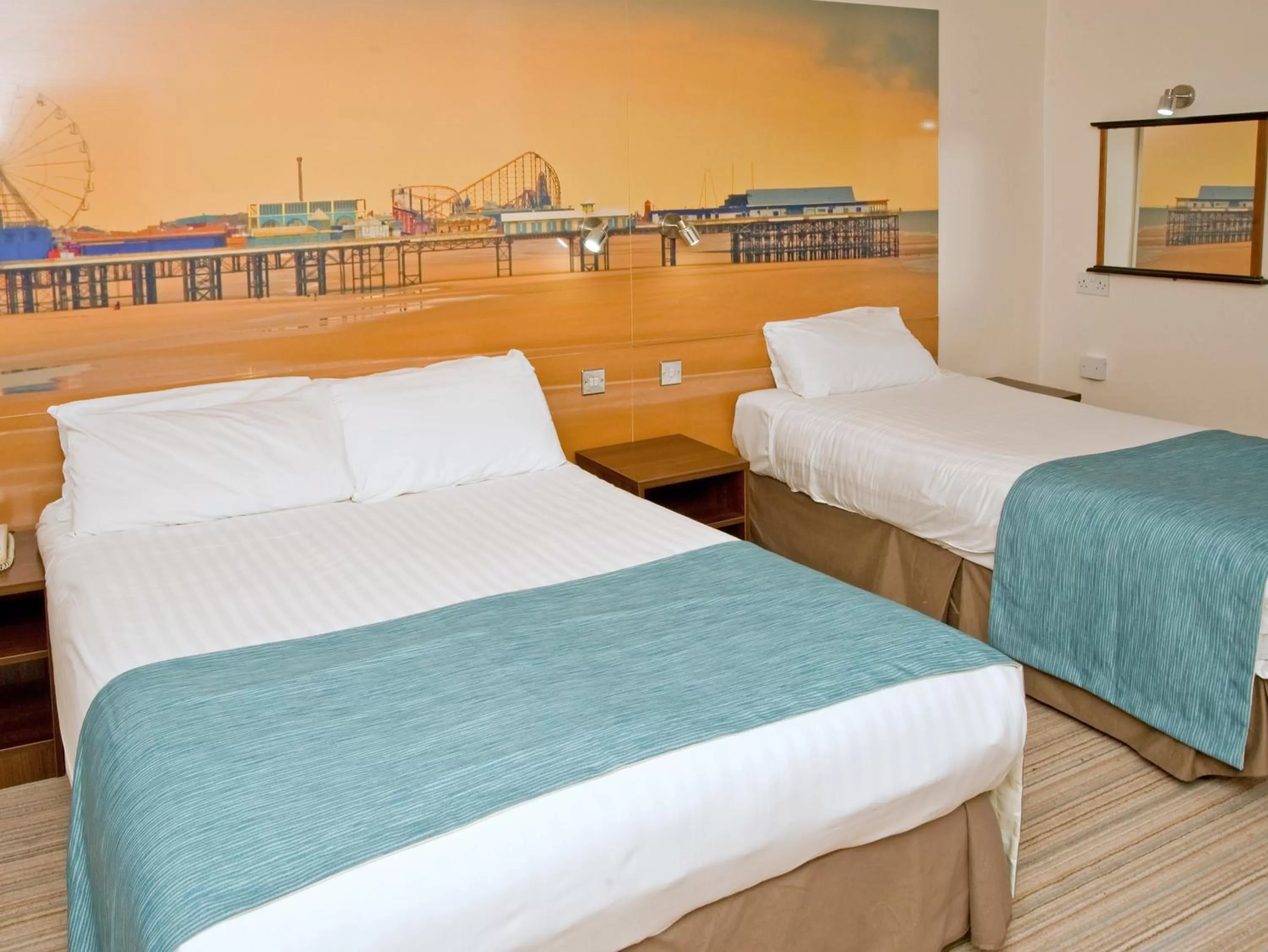 Bed in Best Western Carlton Hotel