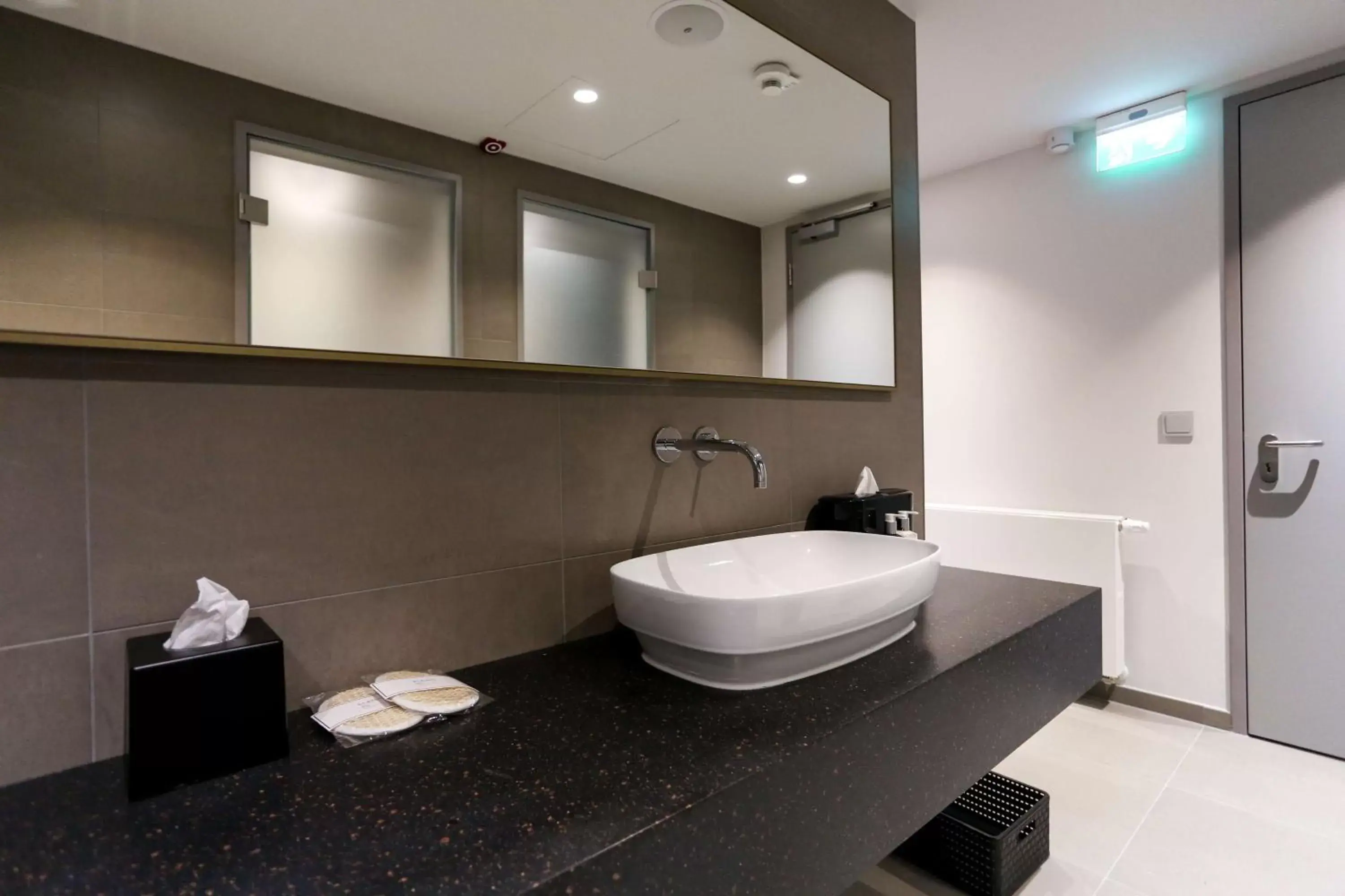 Spa and wellness centre/facilities, Bathroom in art'otel berlin mitte, Powered by Radisson Hotels