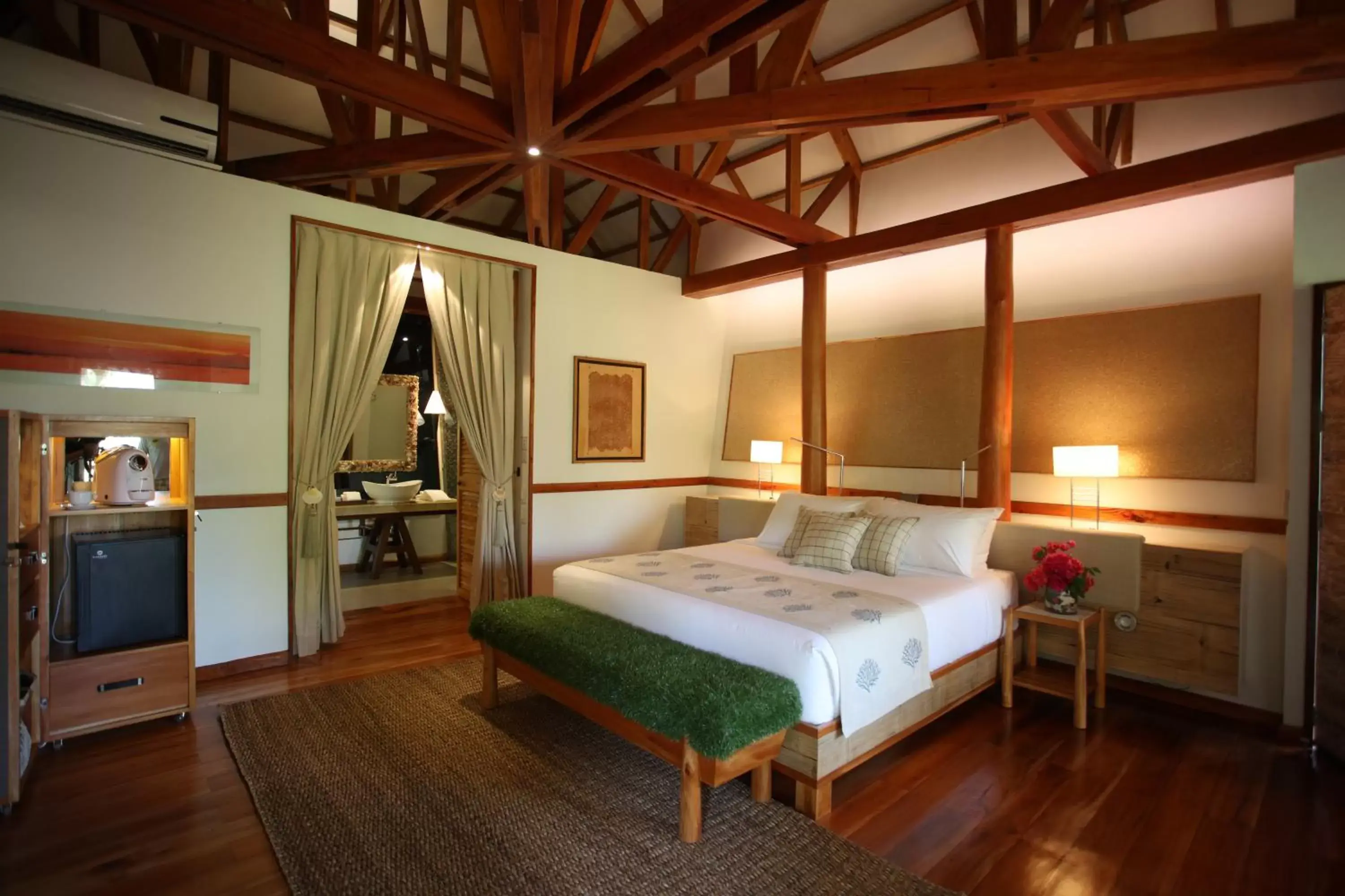 Bed in Donatela Resort and Sanctuary