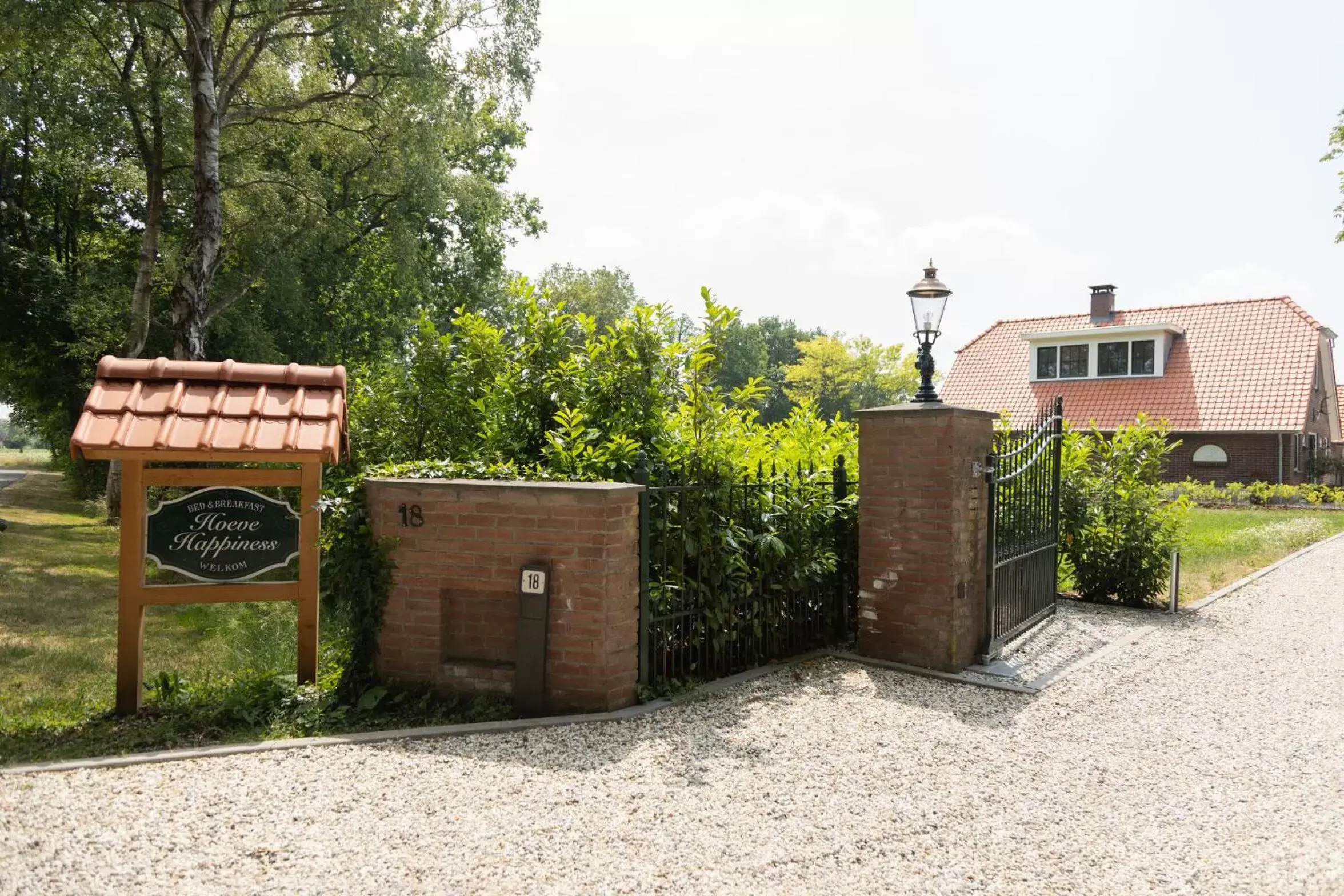 Property building in Bed & Breakfast Hoeve Happiness