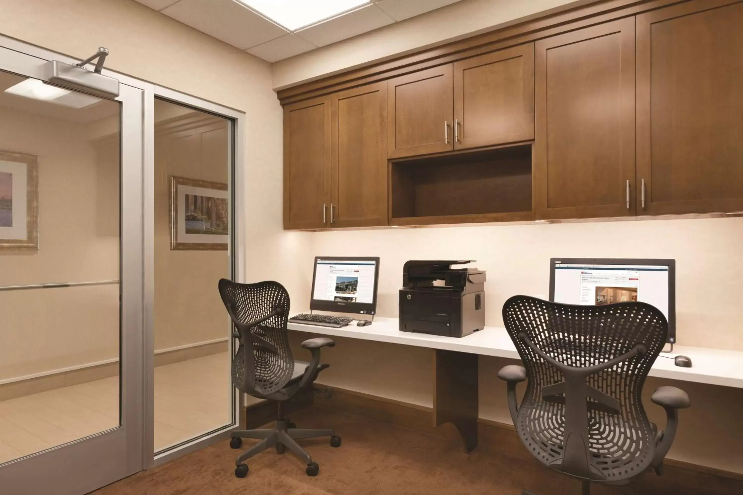 Business facilities, Business Area/Conference Room in Hilton Garden Inn Boston Logan Airport