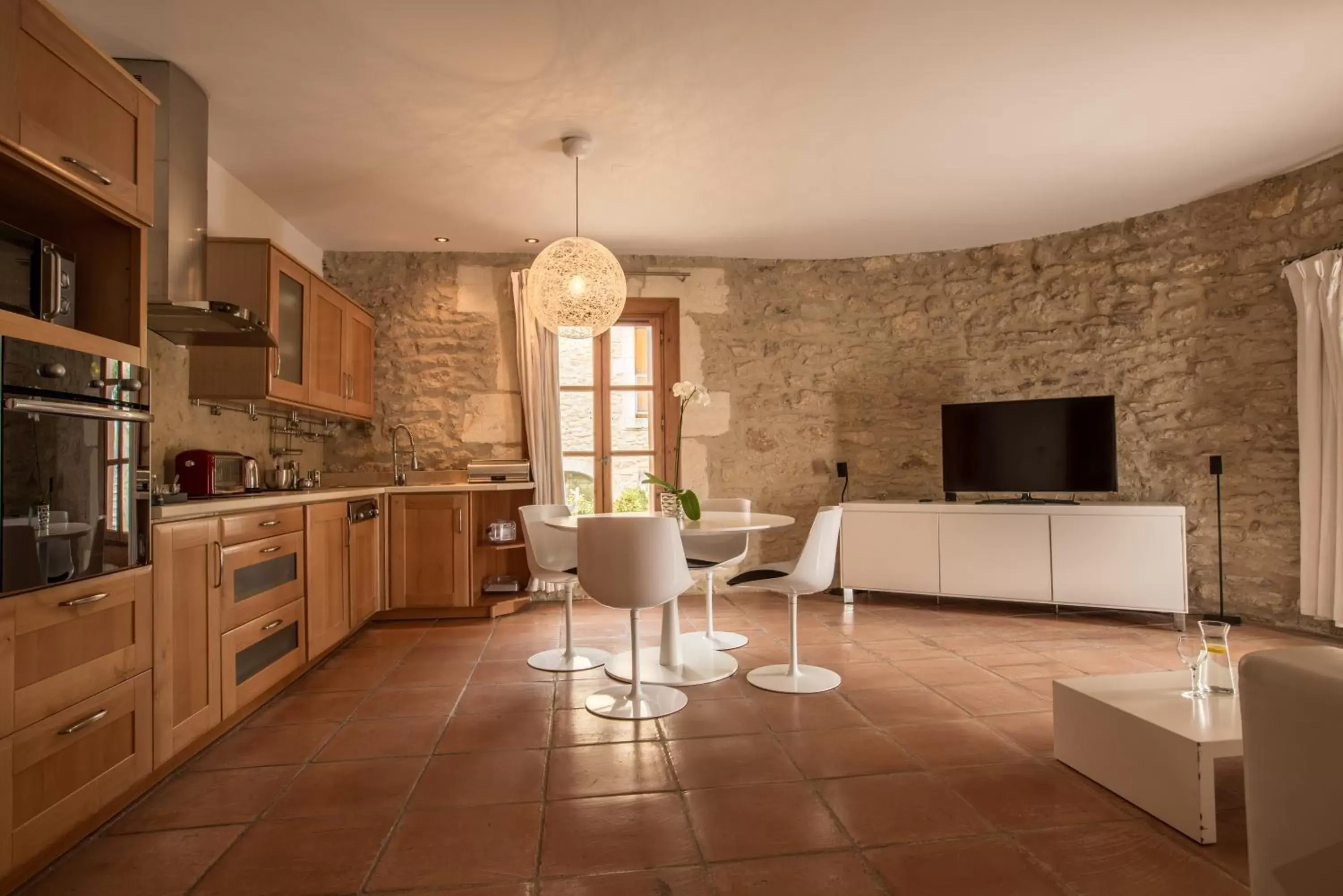 Photo of the whole room, Kitchen/Kitchenette in Domaine de Verchant & Spa - Relais & Châteaux