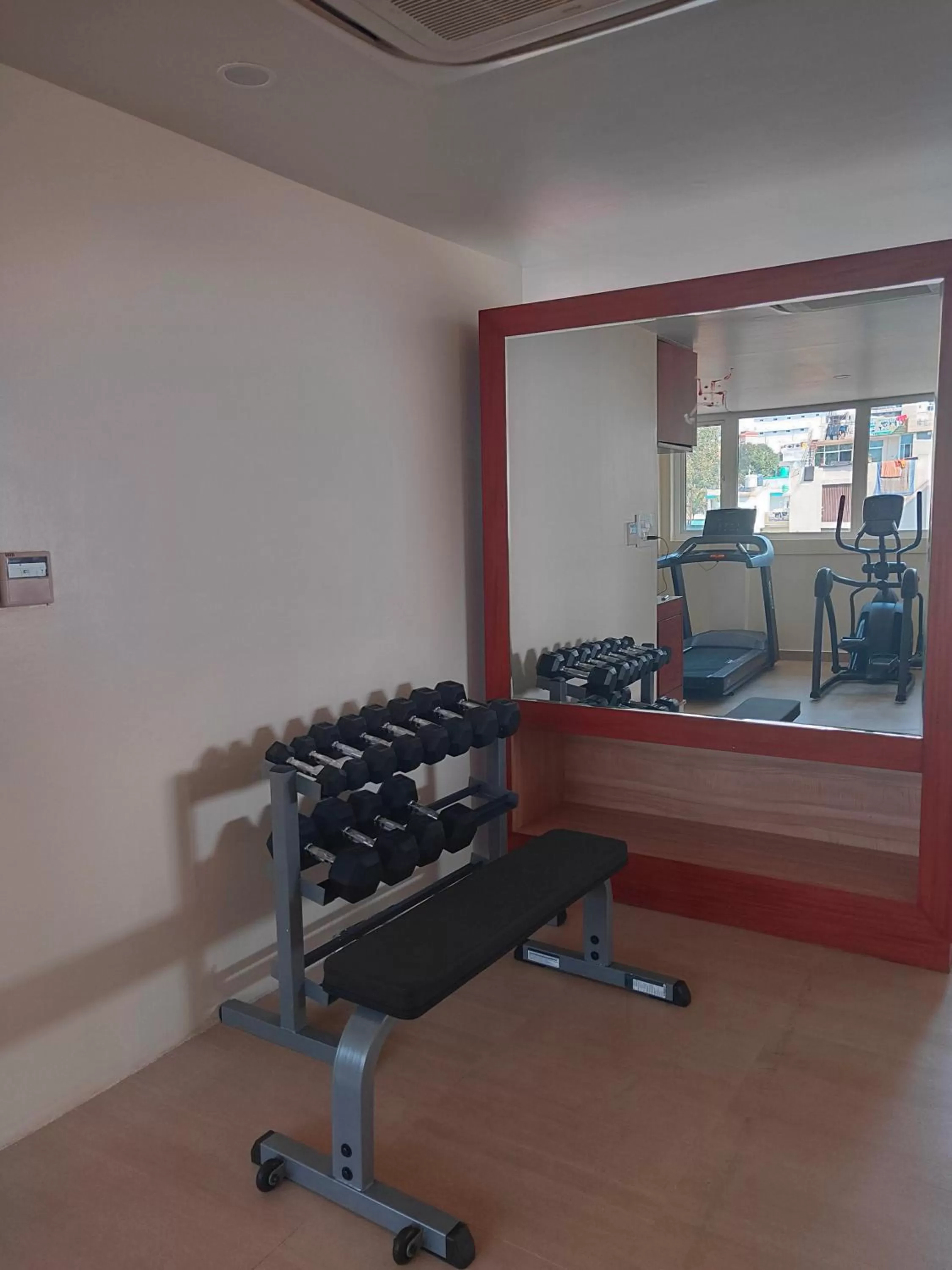 Fitness centre/facilities in Holy River Hotel