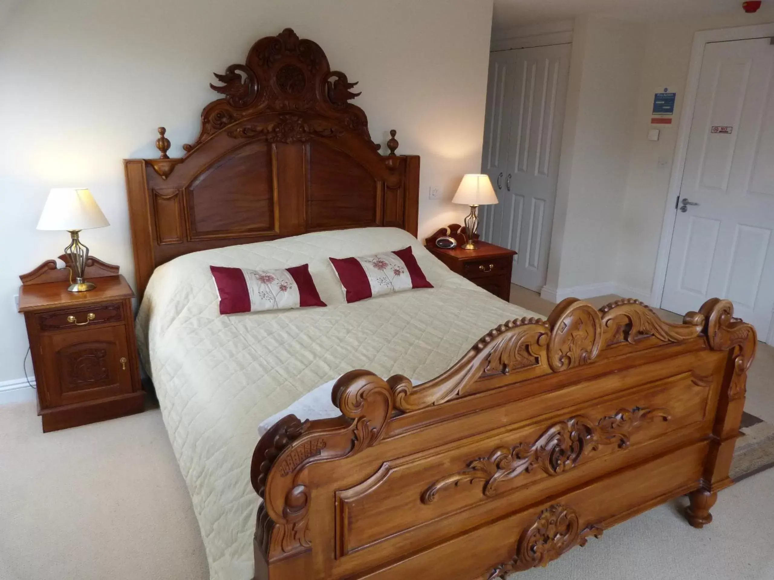 Bedroom, Bed in Cameley Lodge - Self Catering