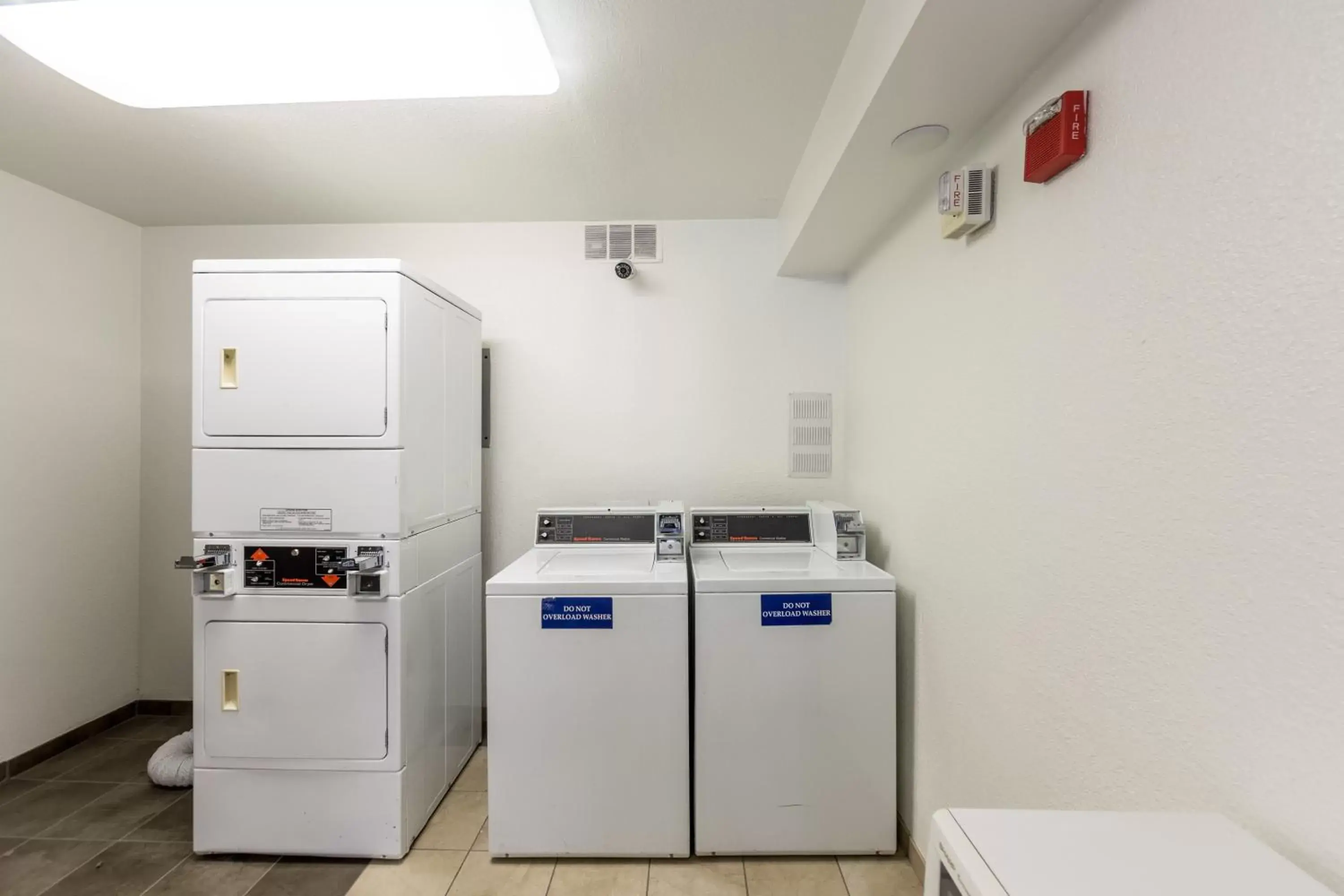 Other, Kitchen/Kitchenette in Motel 6-Klamath Falls, OR