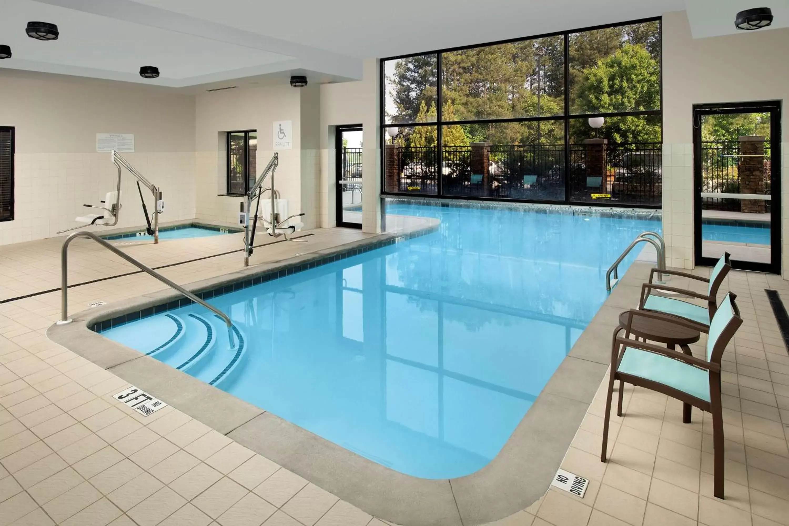 Hot Tub, Swimming Pool in Hilton Garden Inn Atlanta West/Lithia Springs