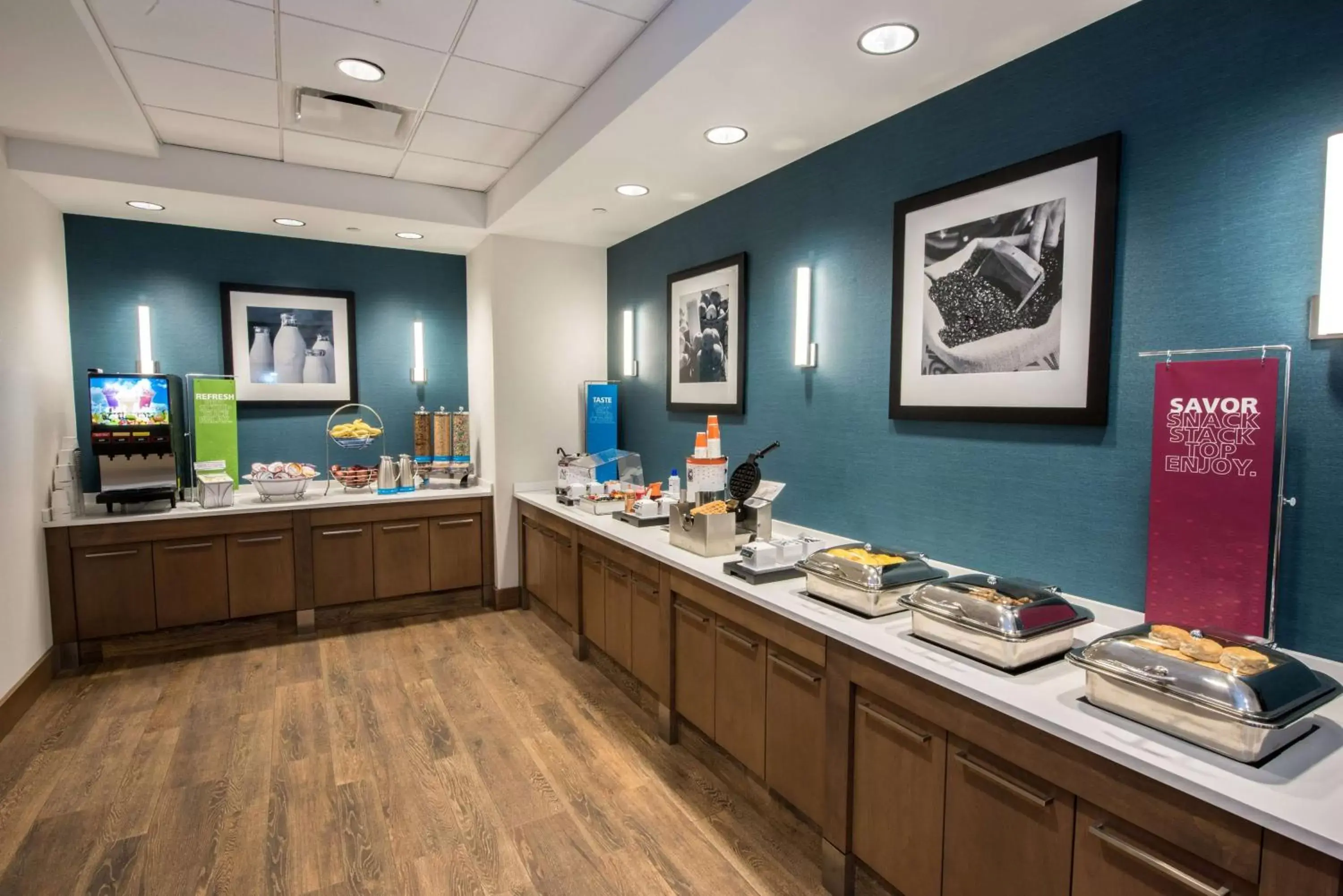 Dining area, Restaurant/Places to Eat in Hampton Inn Albany-Western Ave/University Area, NY