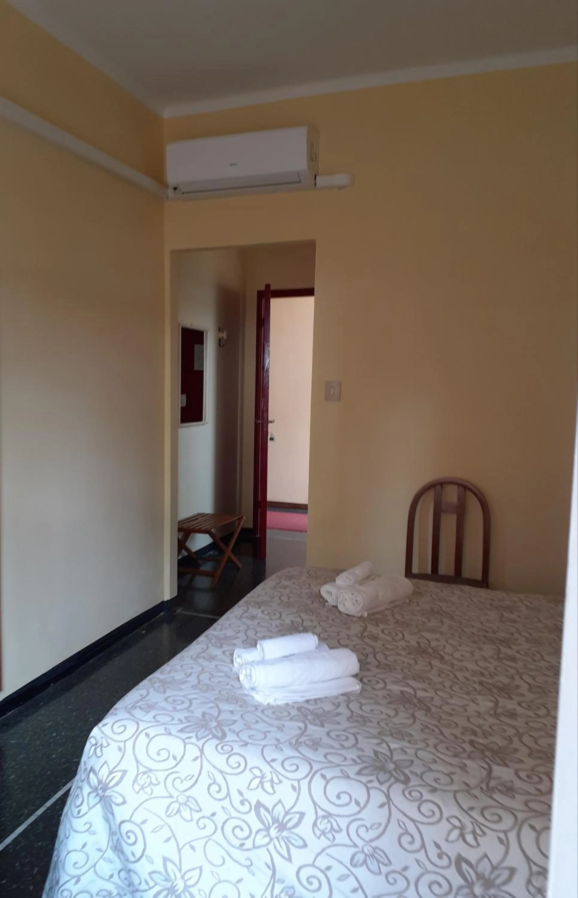 Bed in Hotel Colibrì