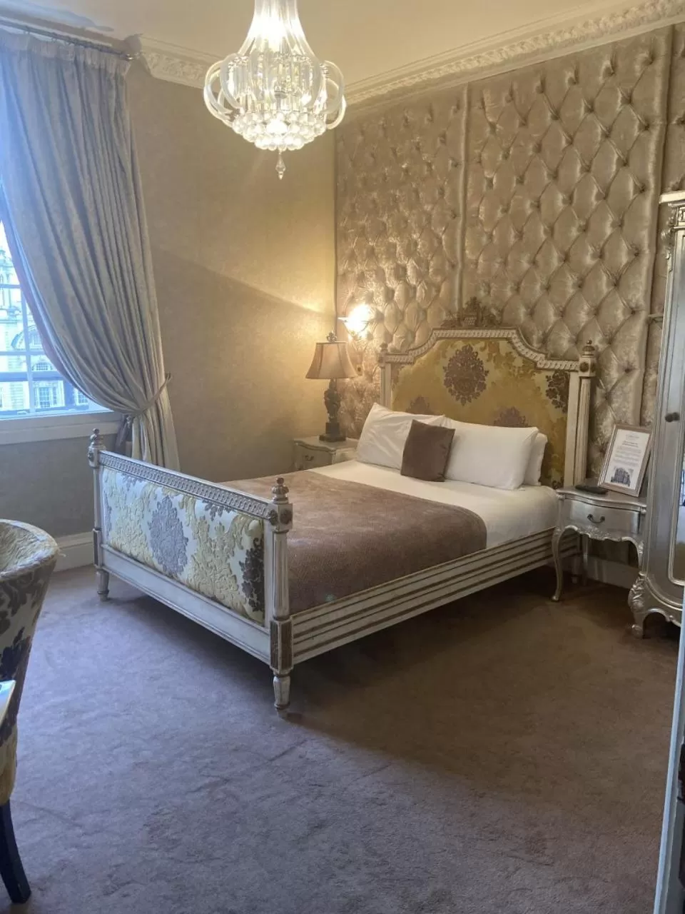 Photo of the whole room in 30 James Street