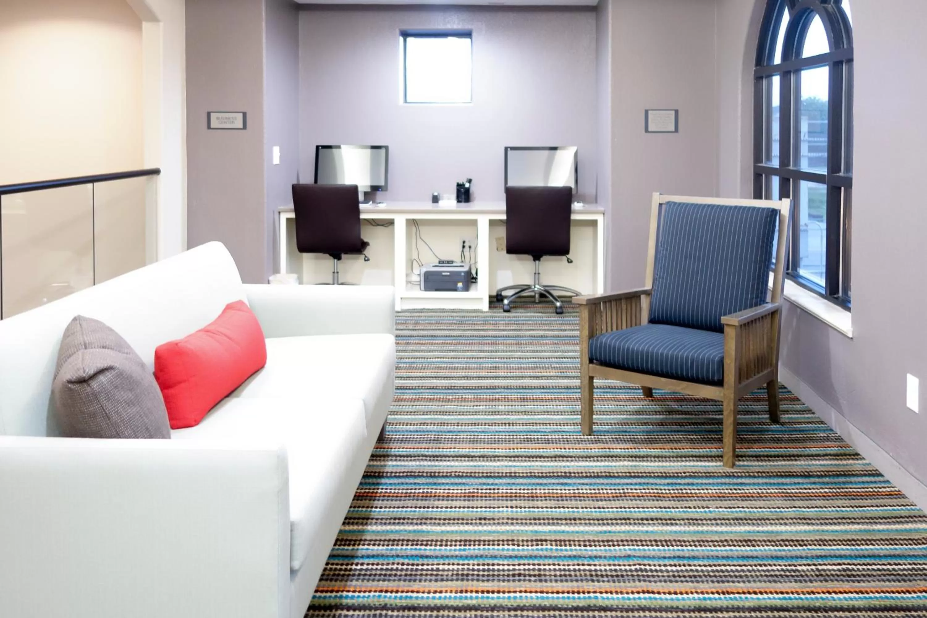 TV and multimedia in Country Inn & Suites by Radisson, Houston Northwest, TX