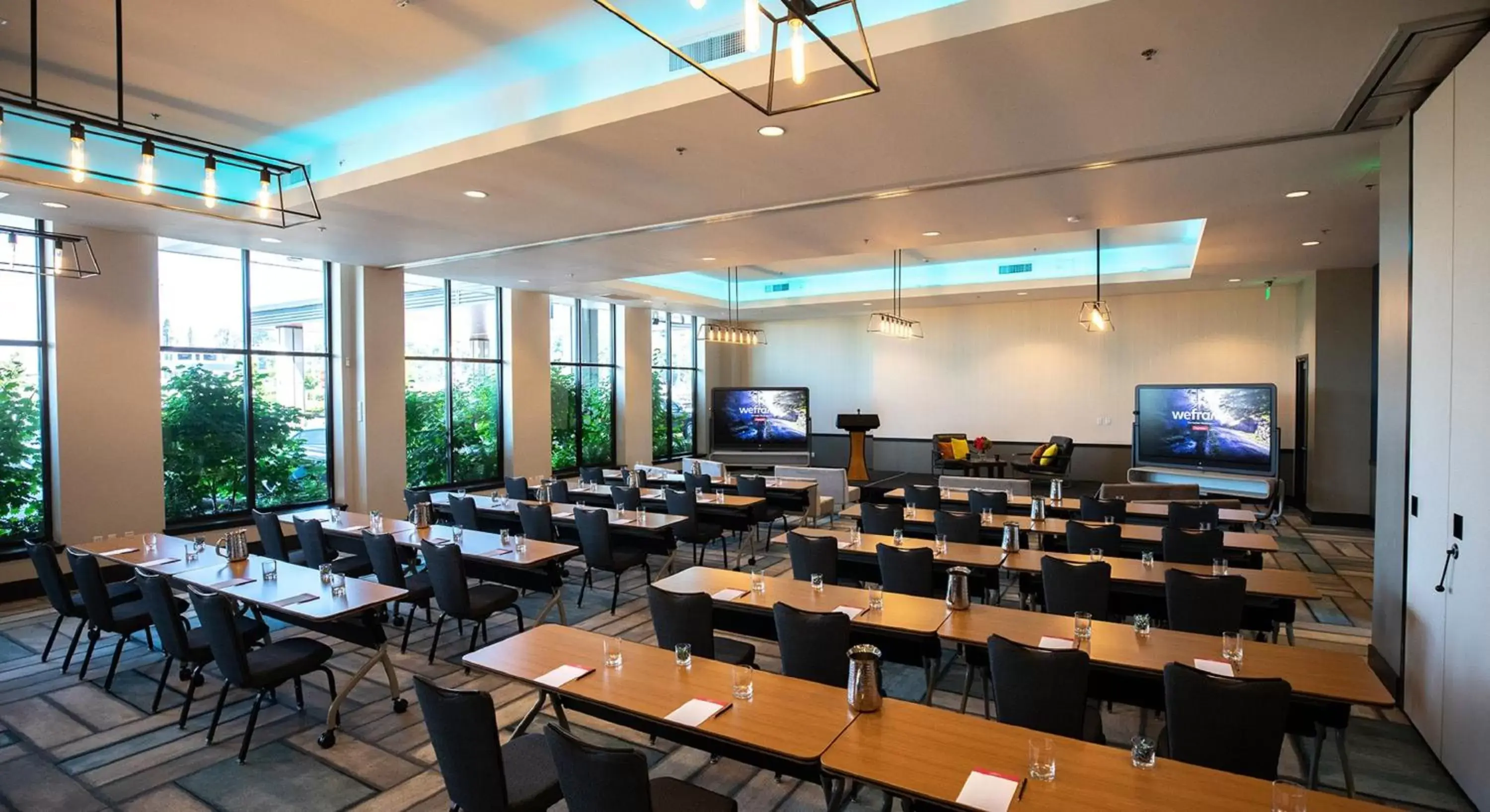 Meeting/conference room in Hotel Indigo Seattle Everett Waterfront Place, an IHG Hotel