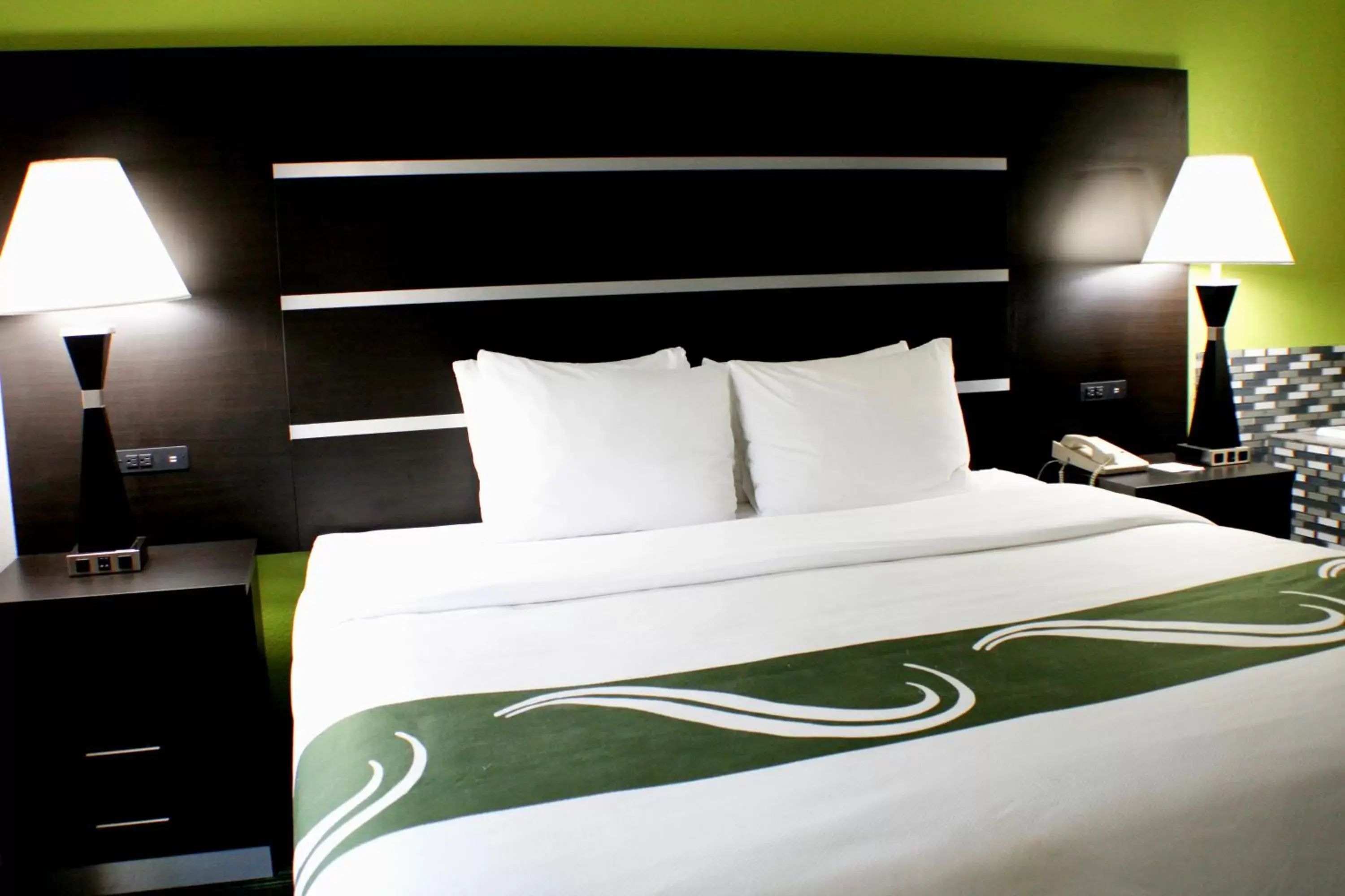 Bedroom, Bed in Quality Inn & Suites Bedford West