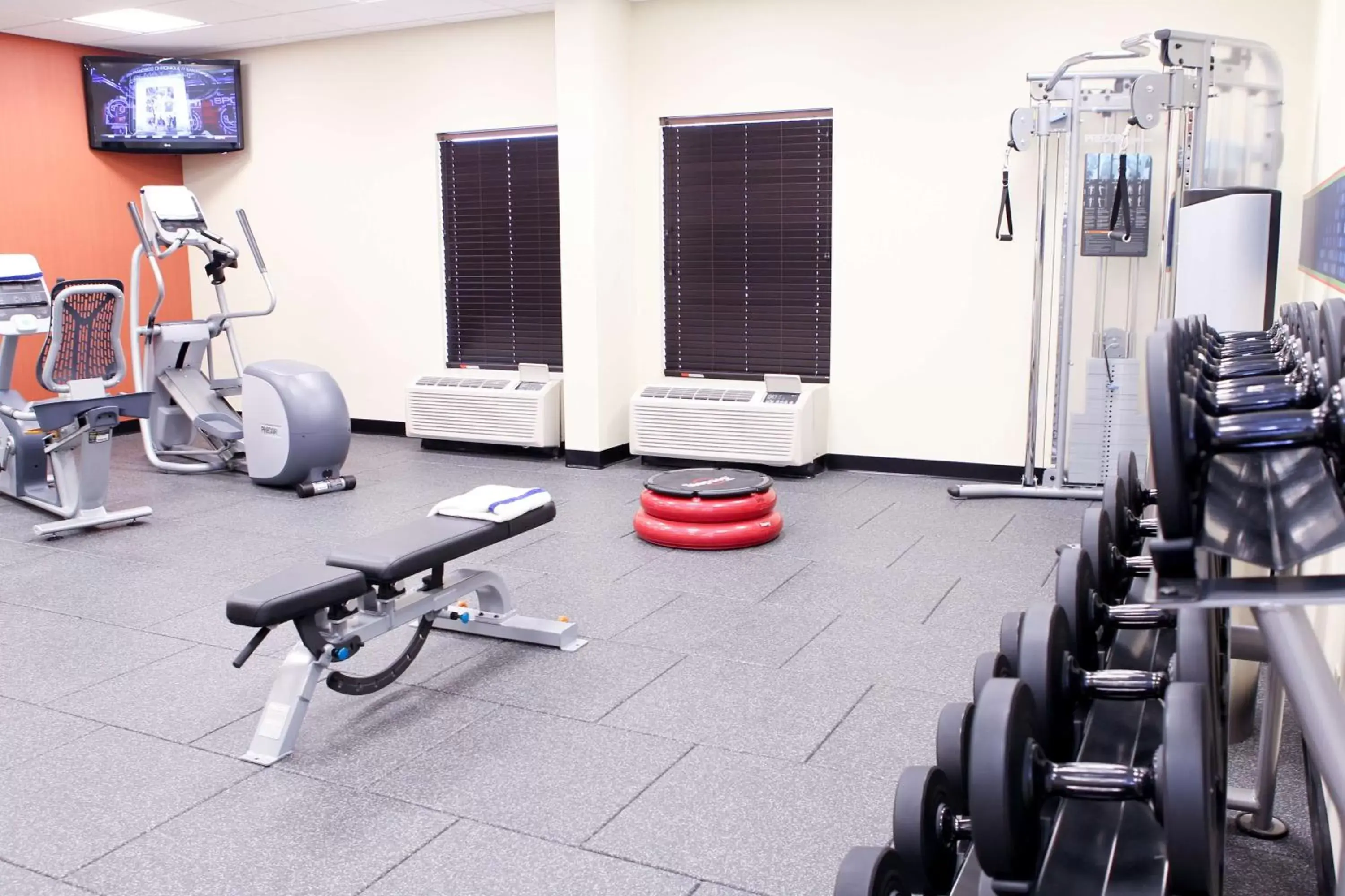 Fitness centre/facilities, Fitness Center/Facilities in Hampton Inn Cincinnati Northwest Fairfield