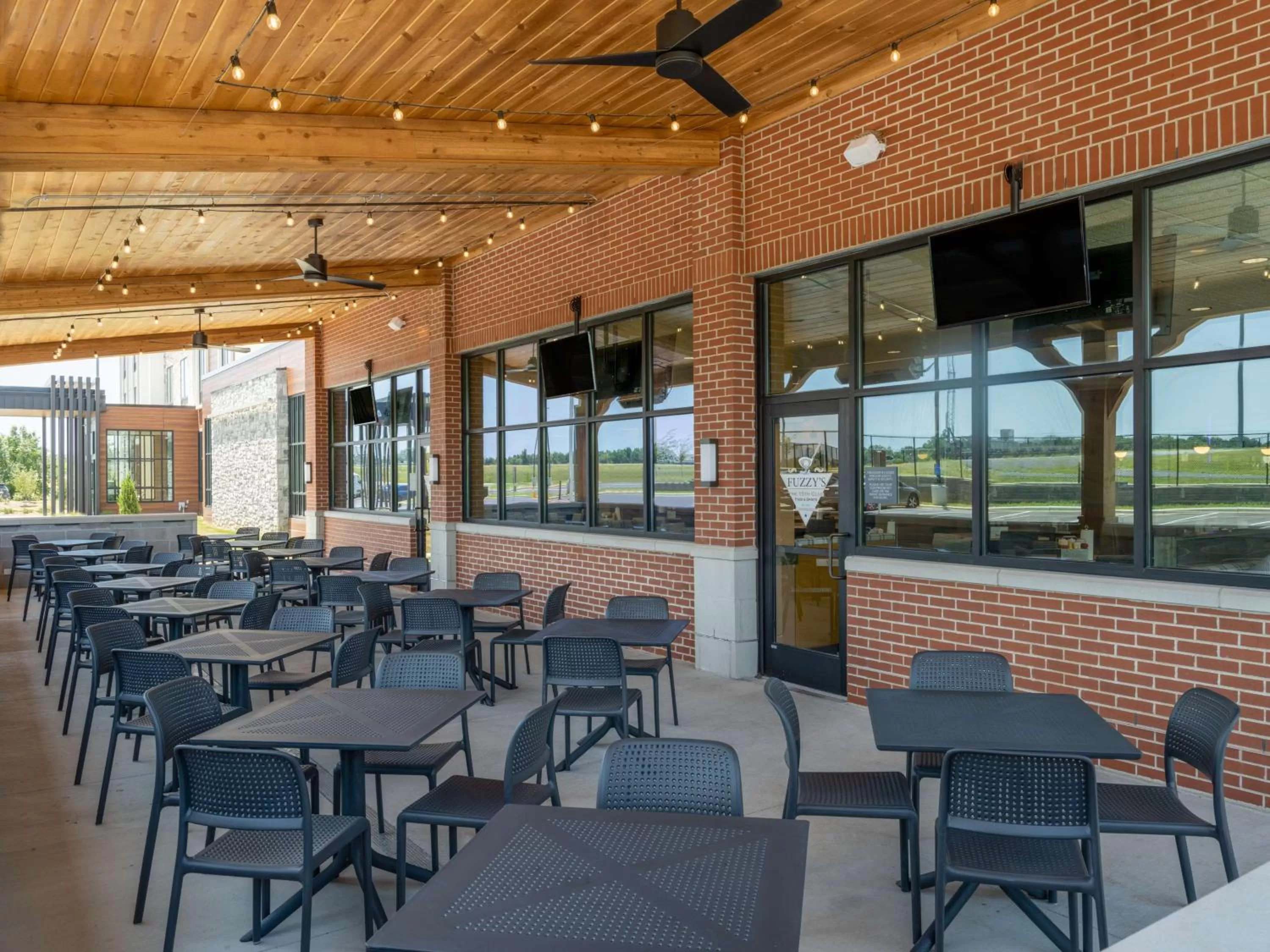 Property building in Hilton Garden Inn Jeffersonville, In