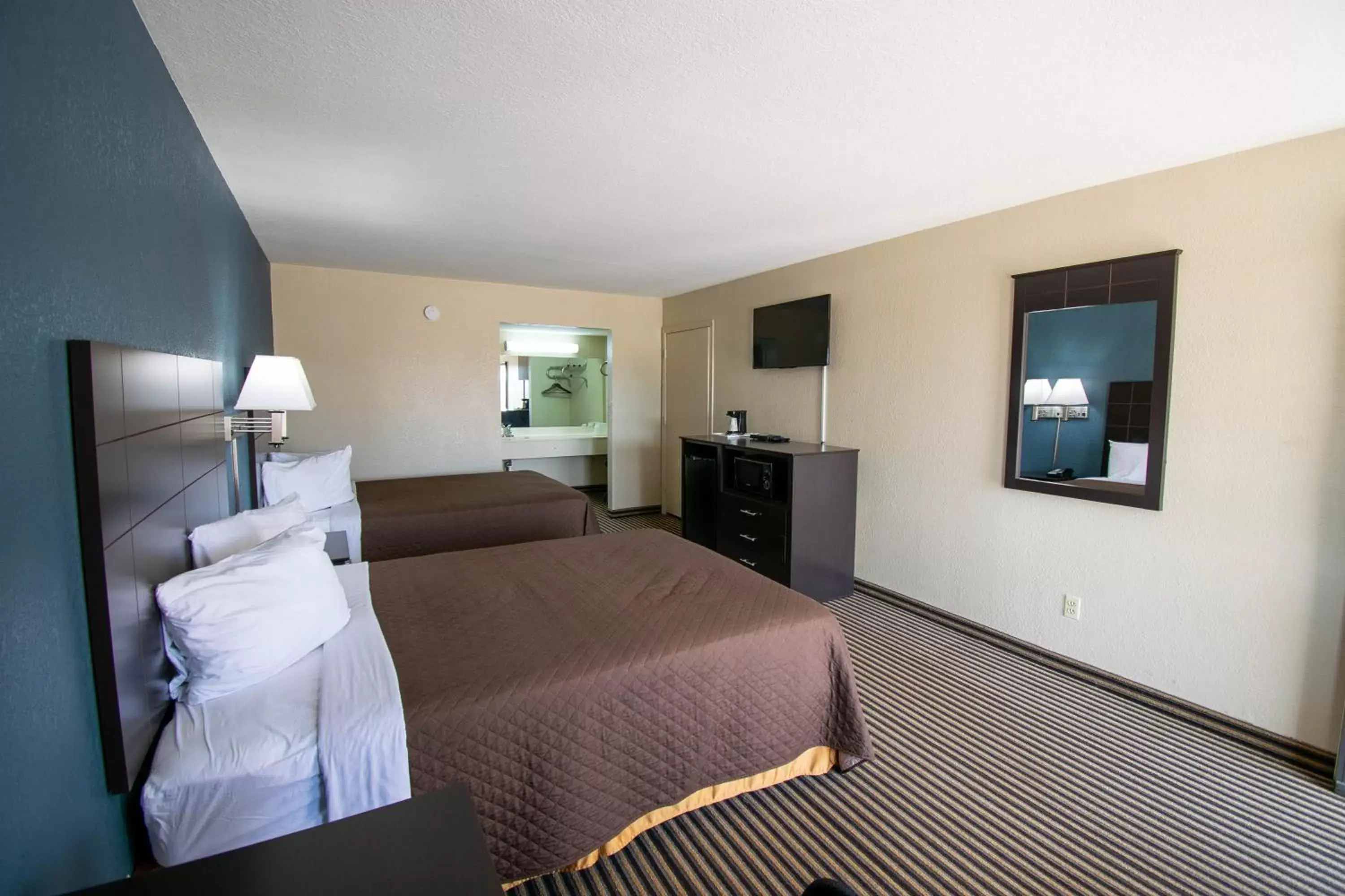 Photo of the whole room, Bed in Countryside Inn