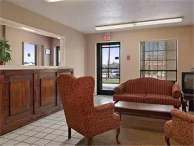 Seating Area in Days Inn by Wyndham Brownsville