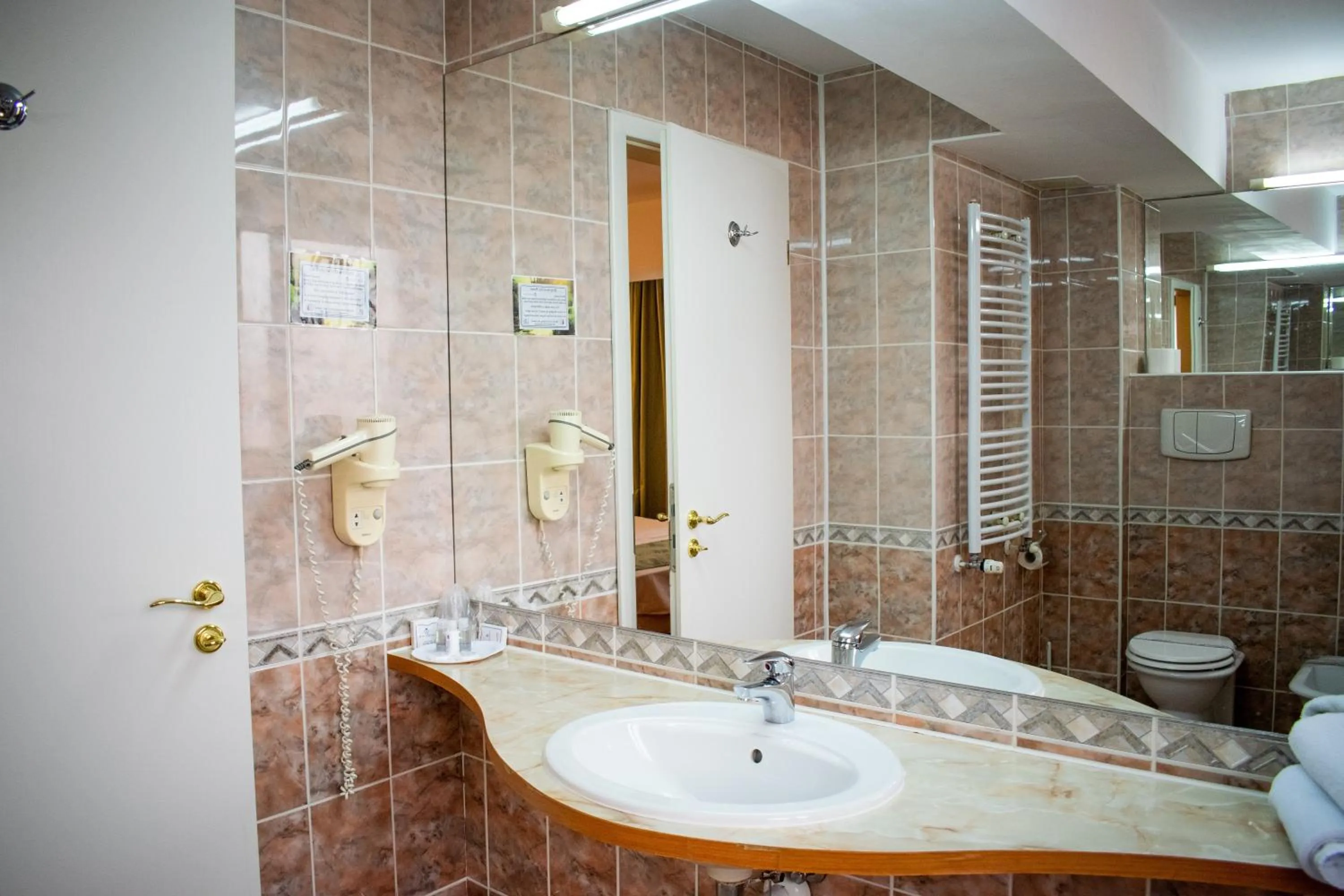 Bathroom in Atrium Hotel Bucharest City Center