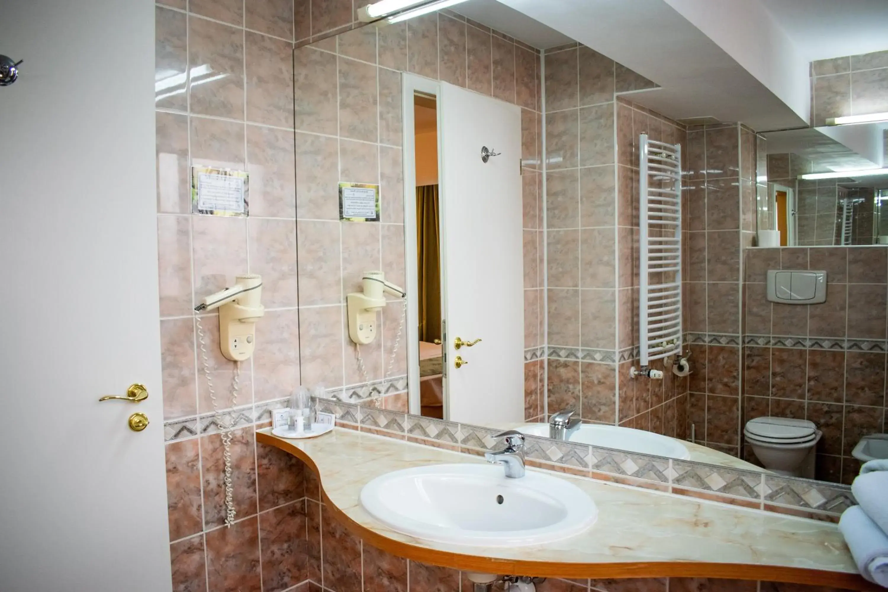 Bathroom in Atrium Hotel Bucharest City Center