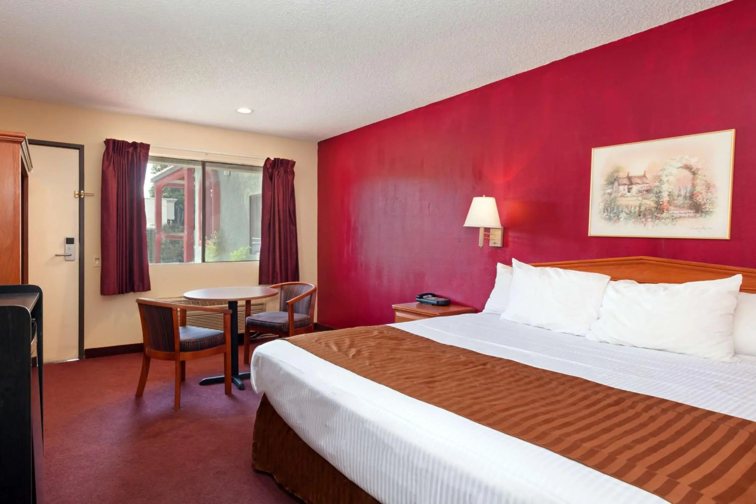 Bedroom, Room Photo in America's Best Value Inn & Suites Bakersfield Central