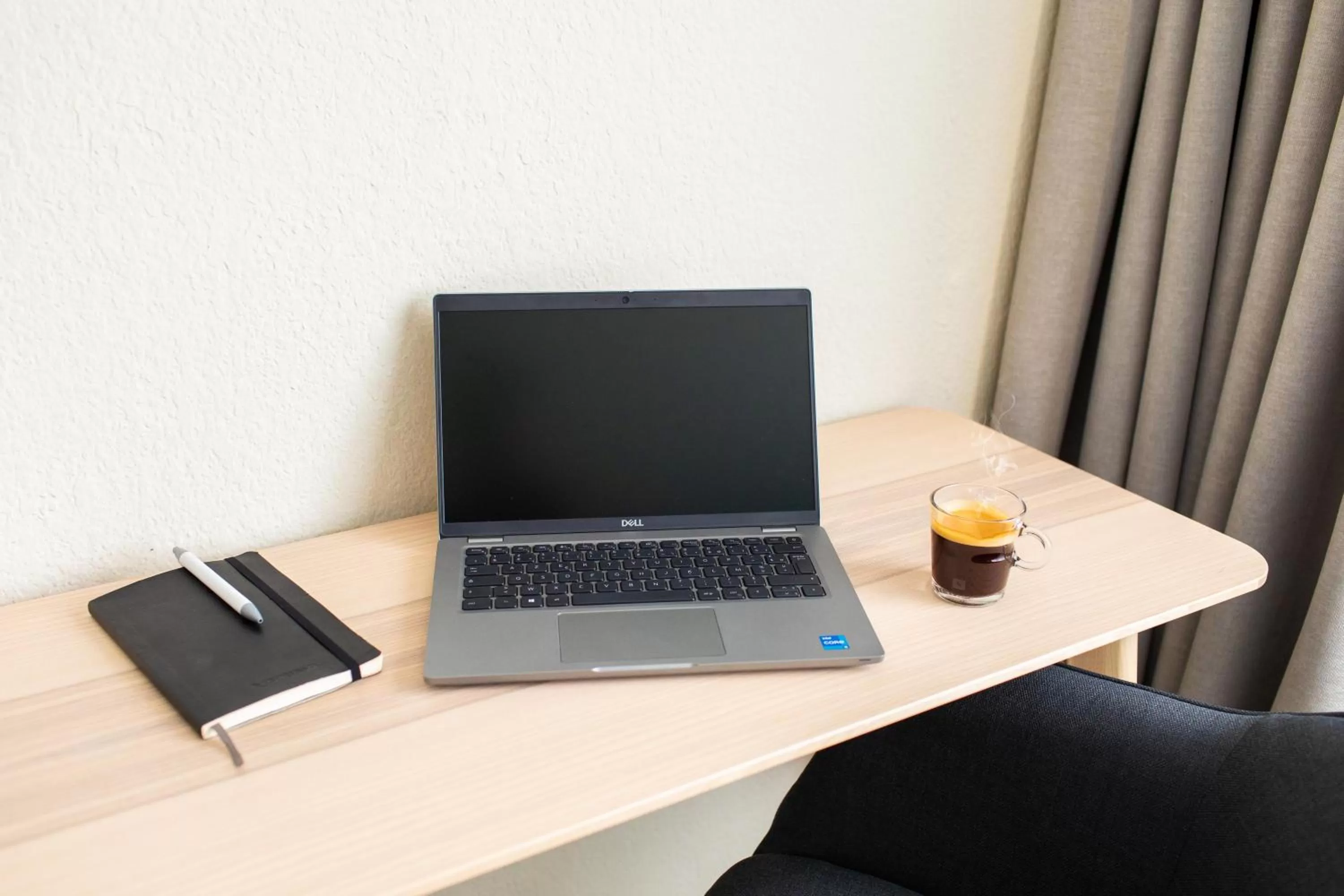 Bedroom in Mercure Lorient Centre