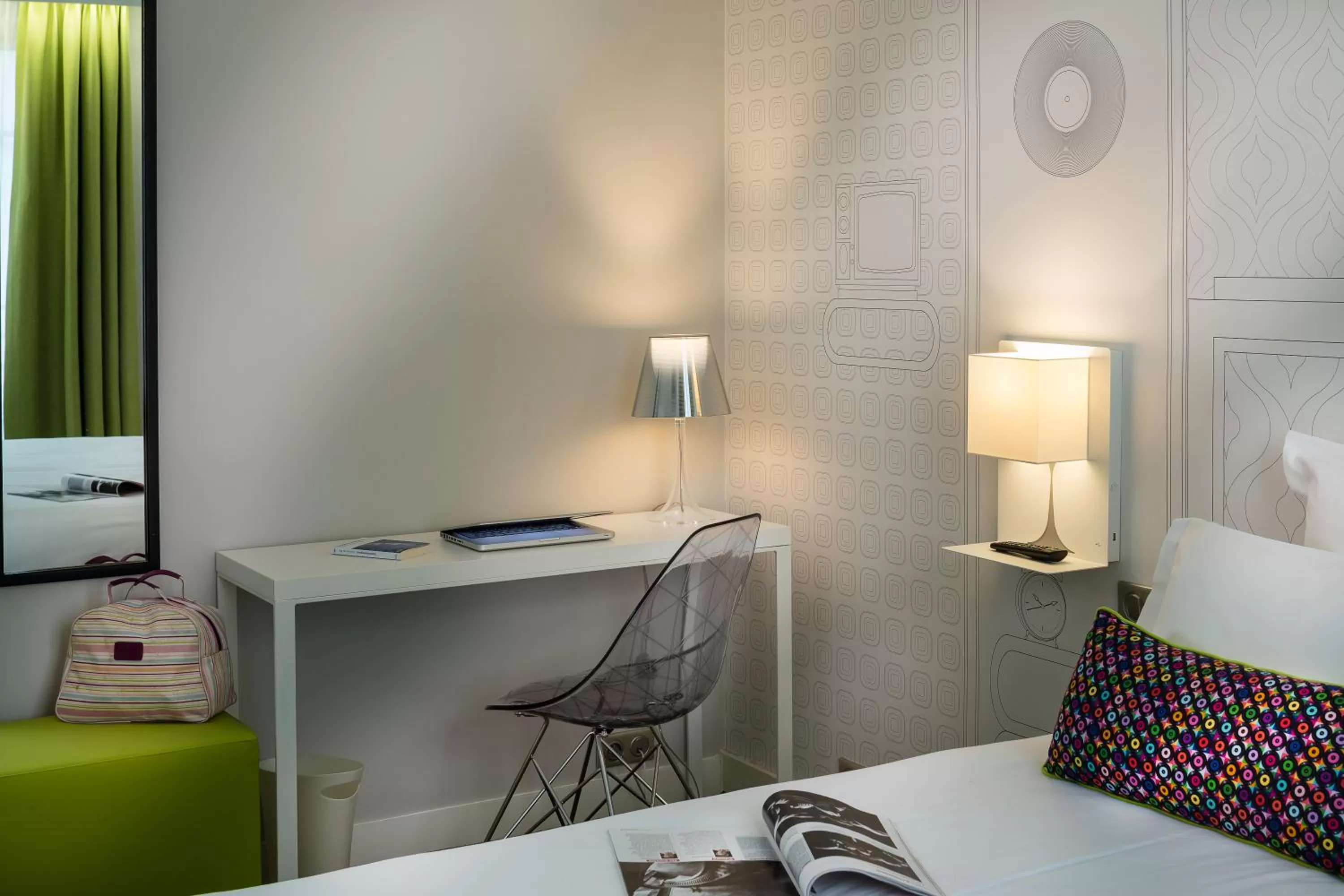 Bedroom, Bed in Hôtel Paris Vaugirard