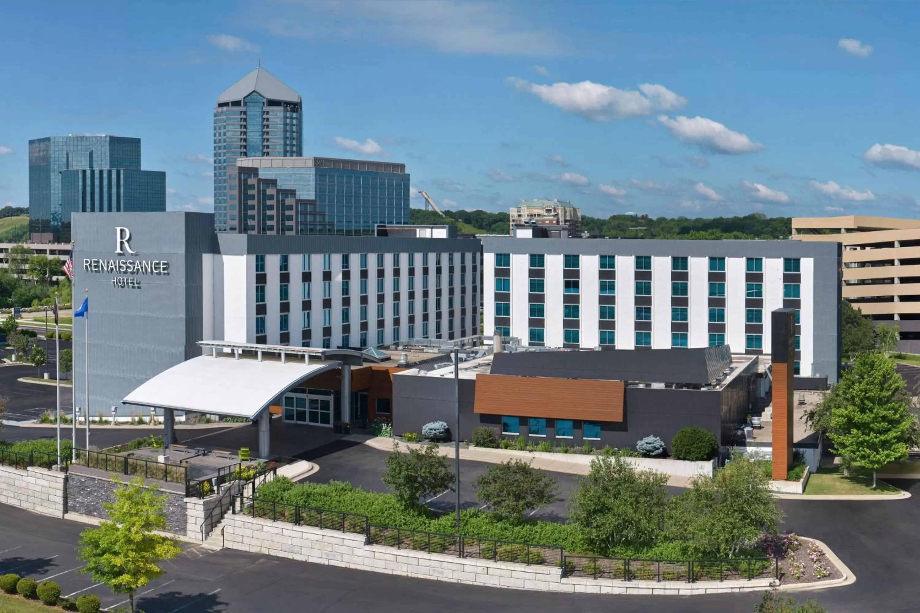 Property building in Renaissance Minneapolis Bloomington Hotel
