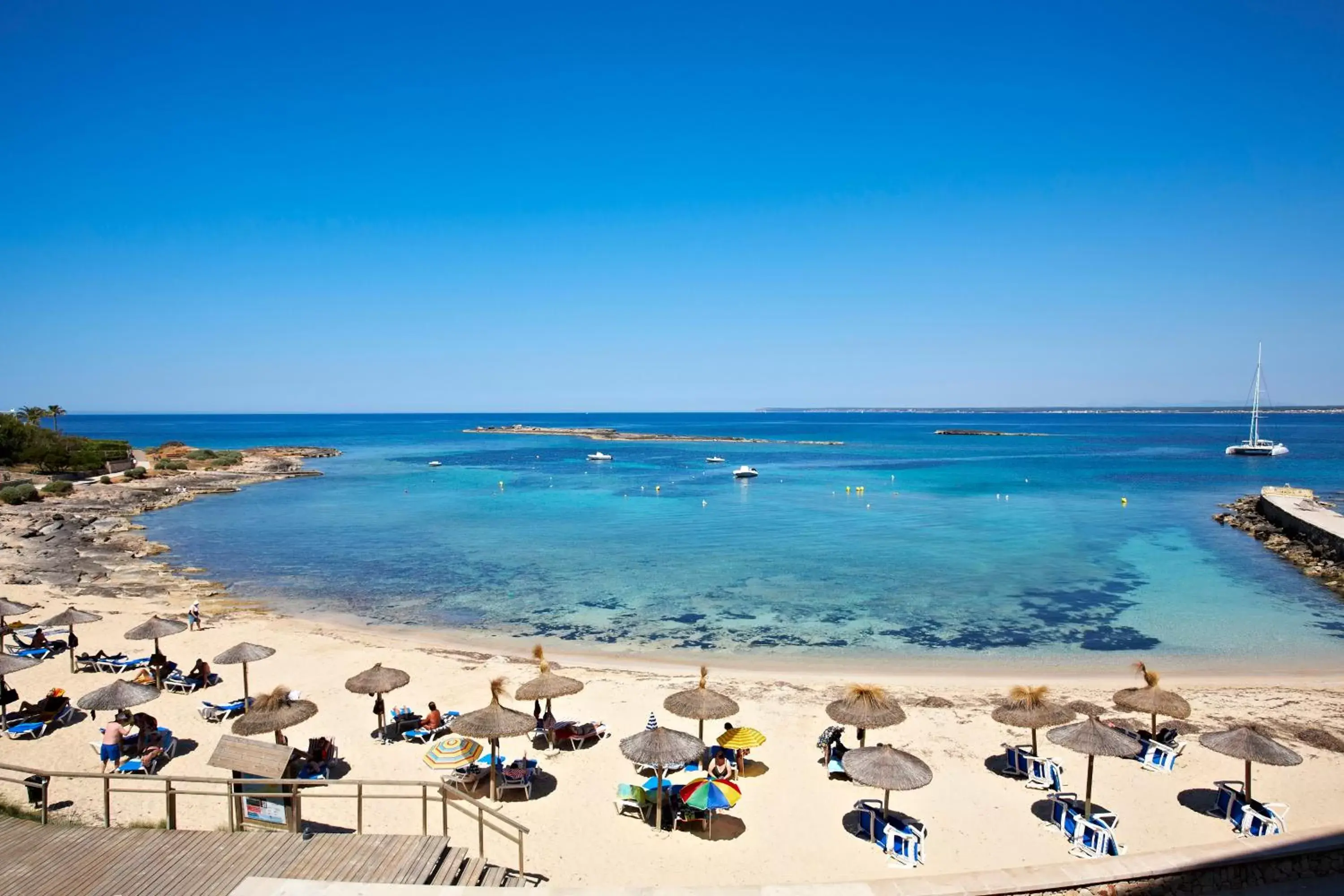 View (from property/room), Beach in Universal Hotel Marqués