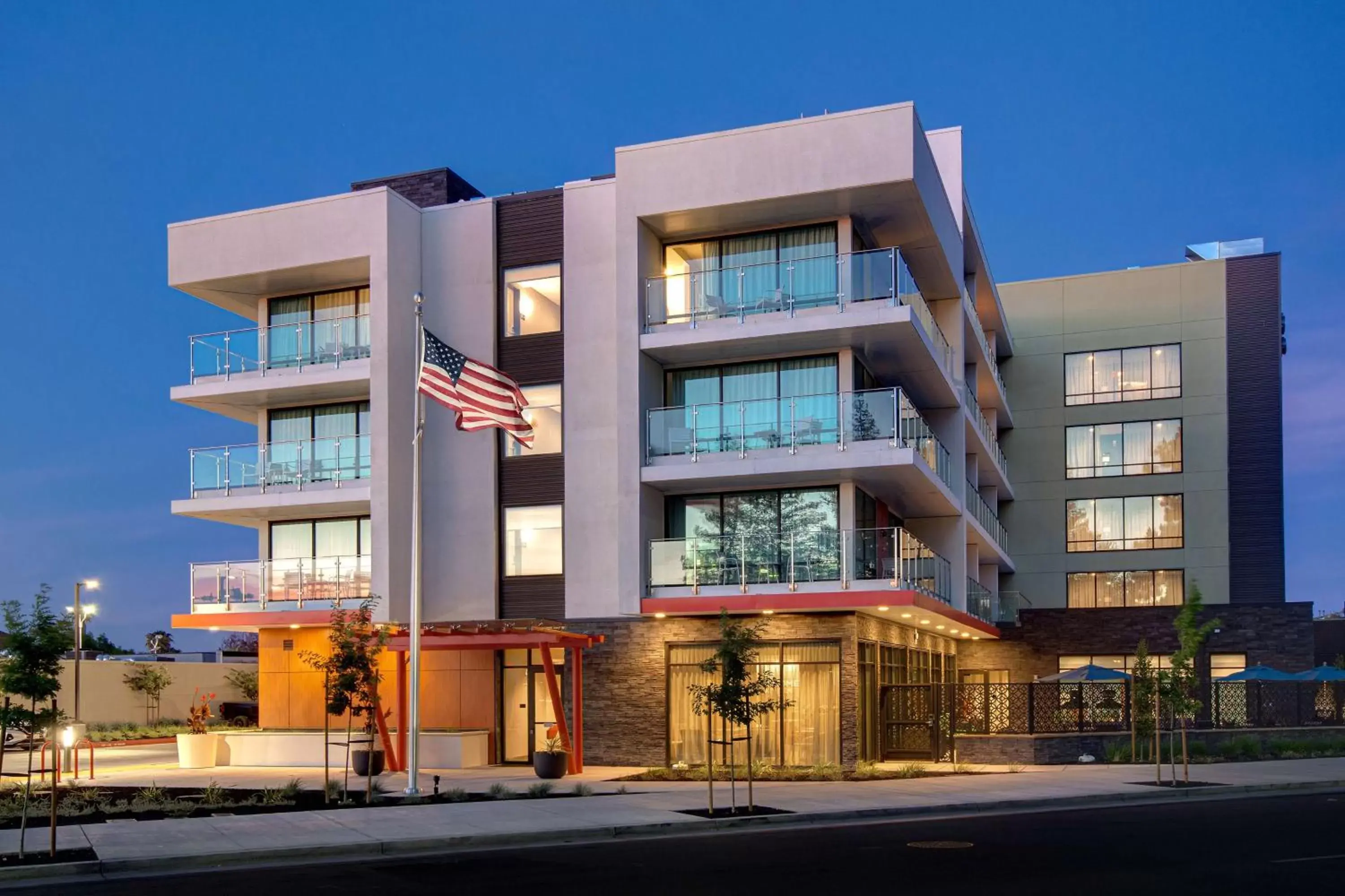 Property Building in Hampton Inn & Suites Sunnyvale-Silicon Valley, Ca