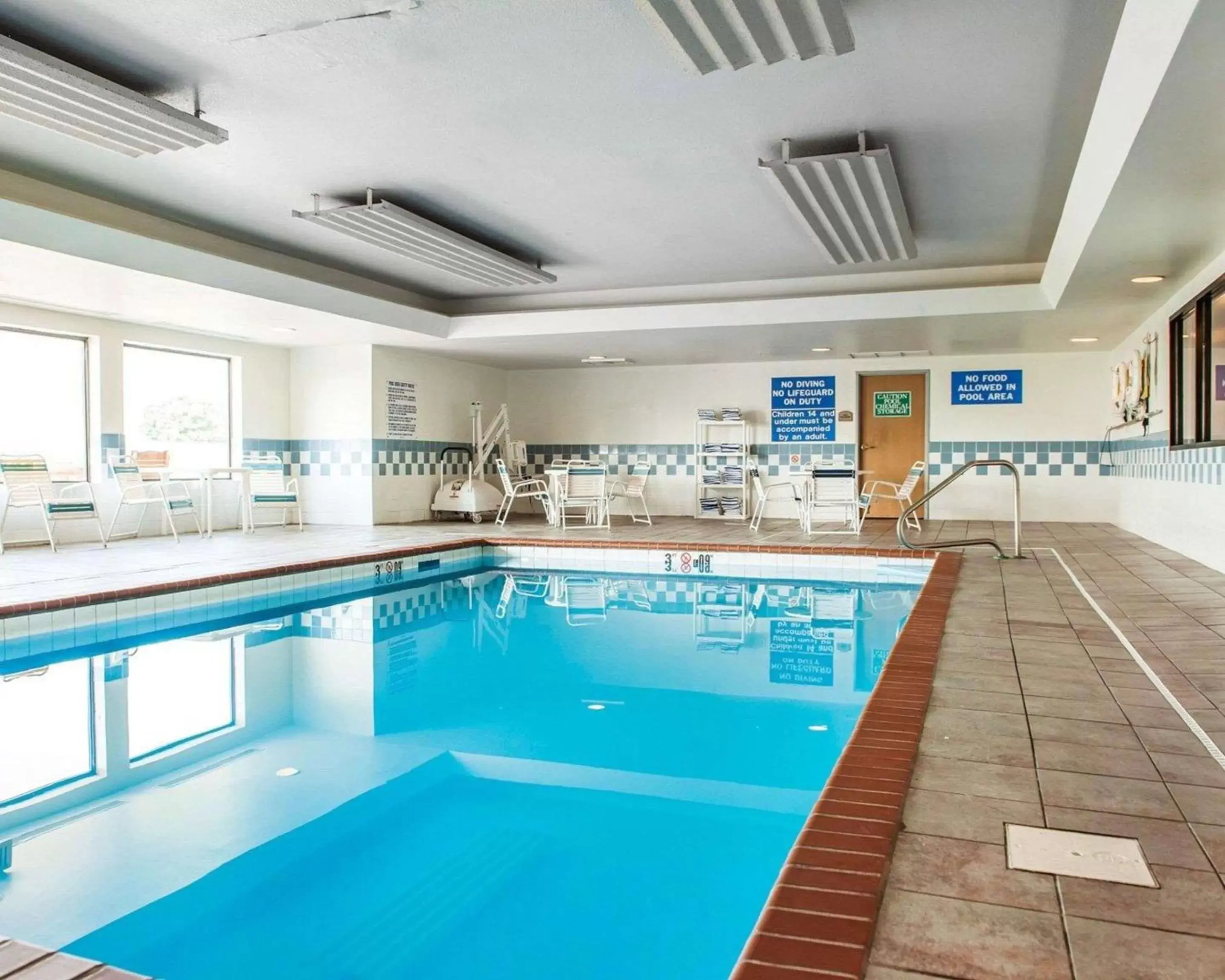 On site, Swimming Pool in Comfort Inn Goshen