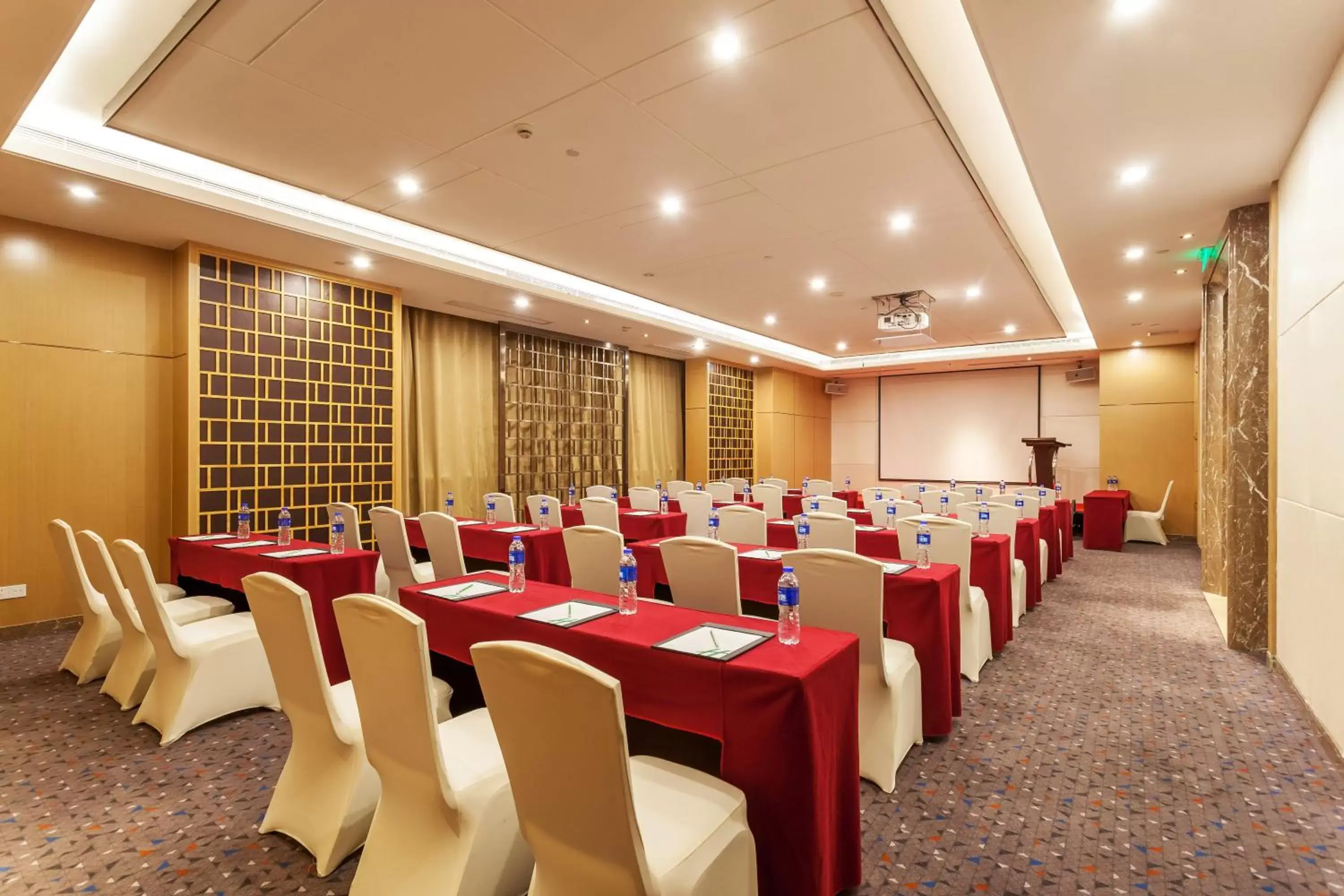 Meeting/conference room in Holiday Inn Shanghai Vista, an IHG Hotel