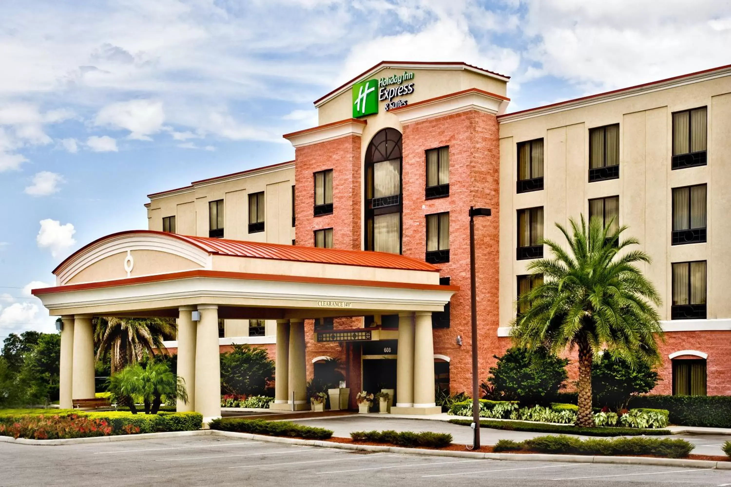 Property Building in Holiday Inn Express Hotel & Suites Lake Placid, an IHG Hotel