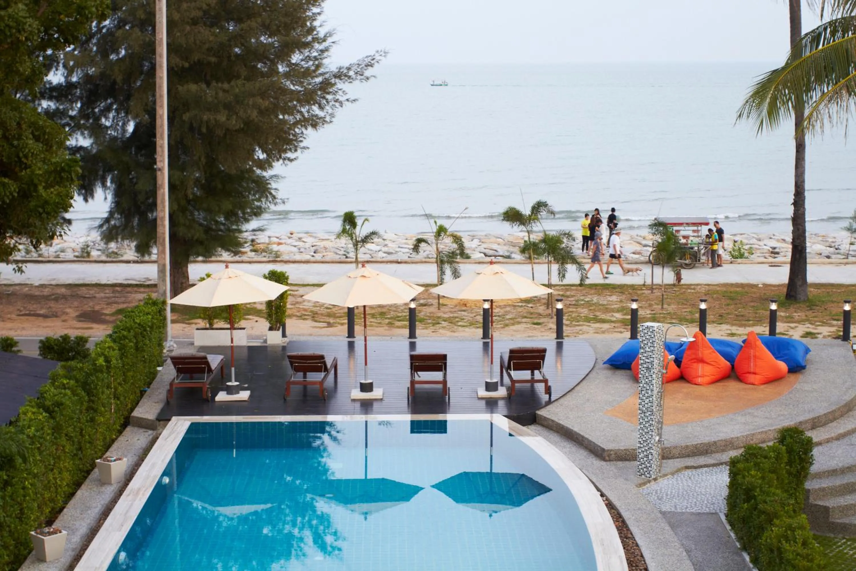 Swimming pool in L'air Du Pran