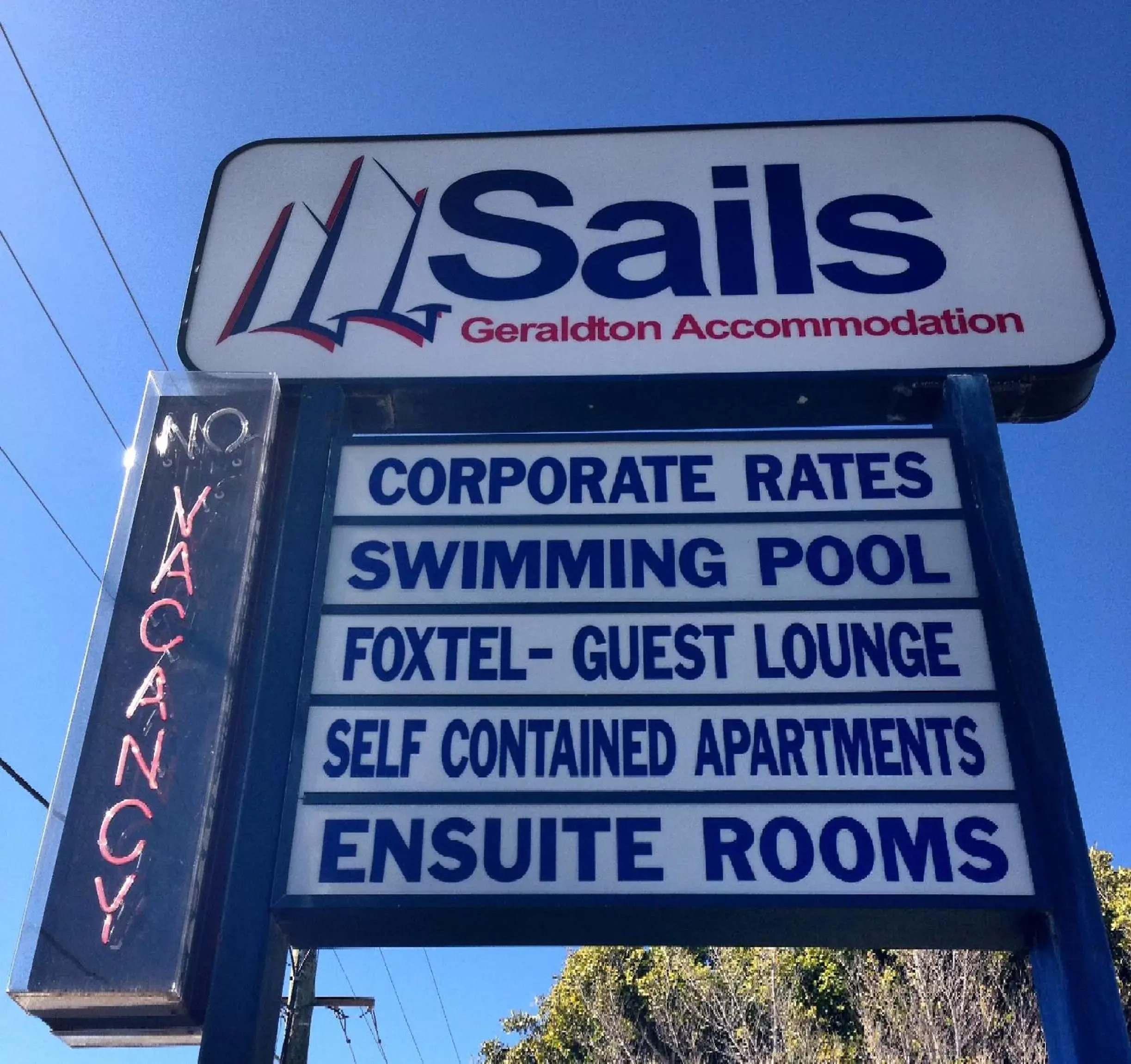 Property logo or sign in Sails Geraldton Accommodation