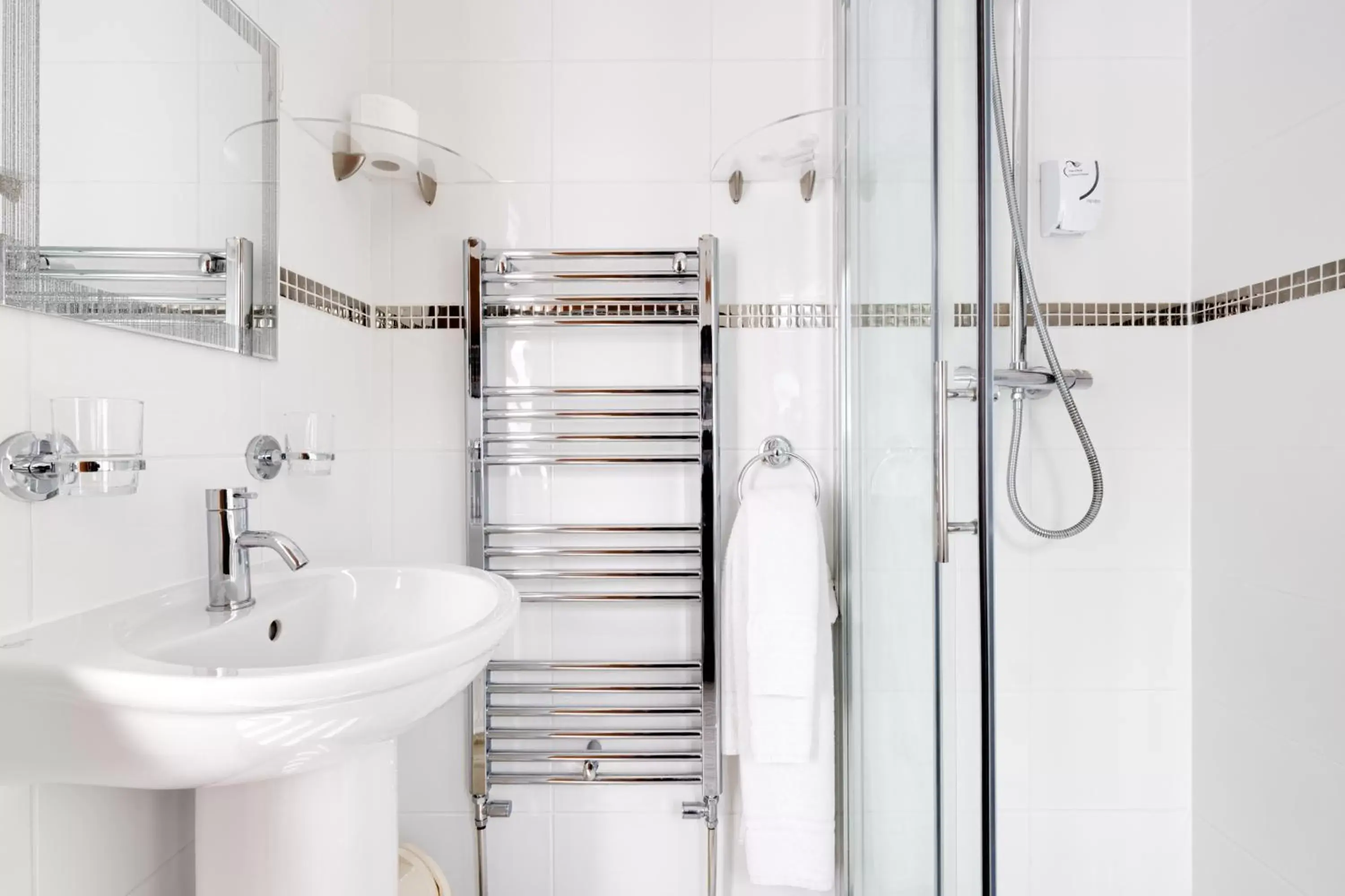 Bathroom in Park Manor Hotel