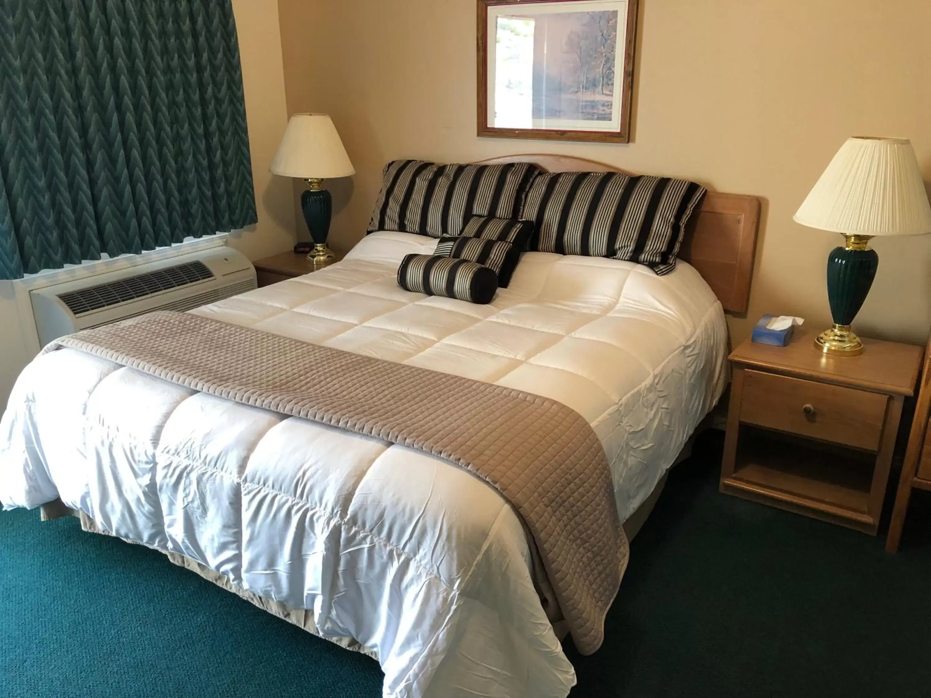 Bed in Meadowcliff Lodge Coleville