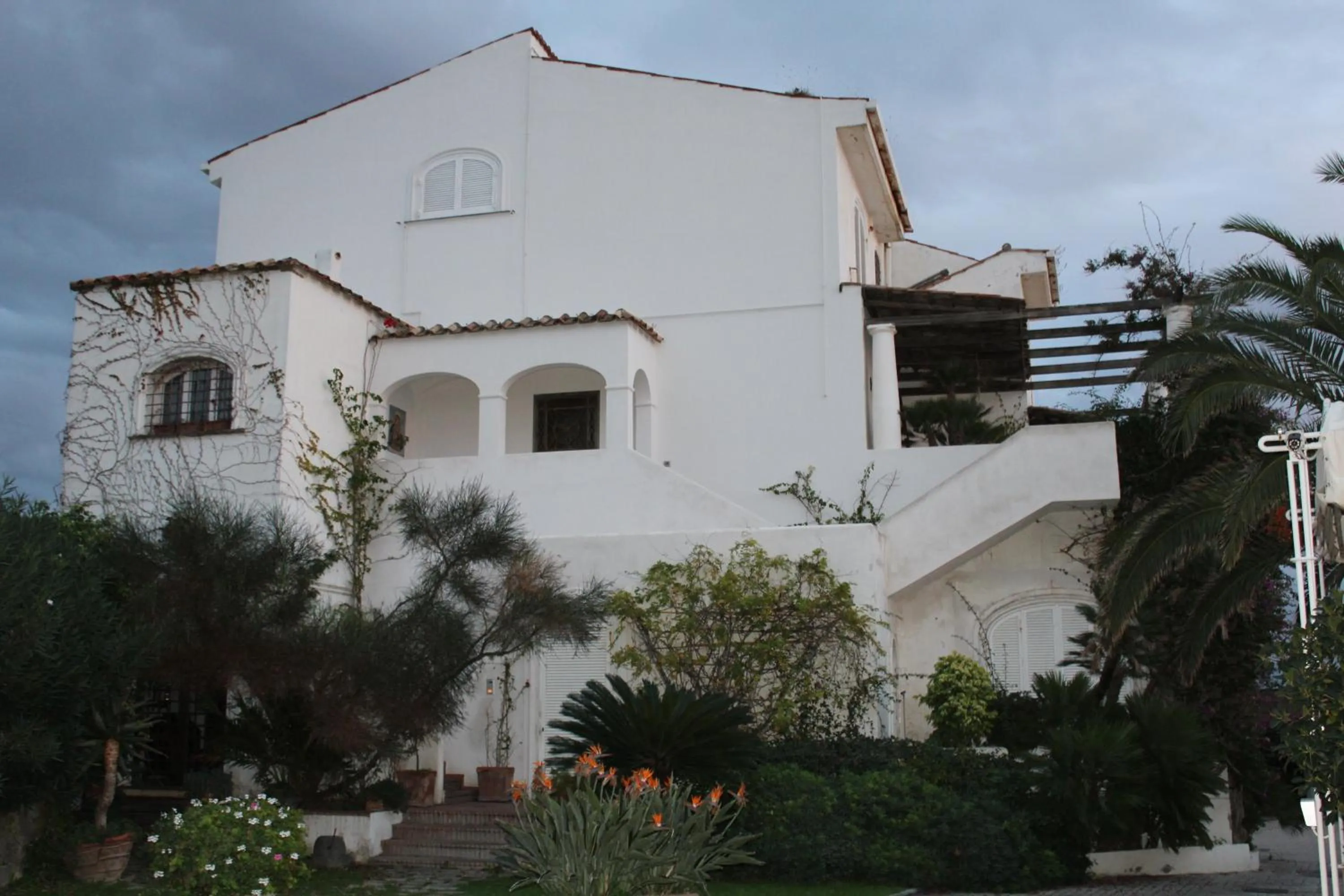 Facade/entrance in Puntaquattroventi