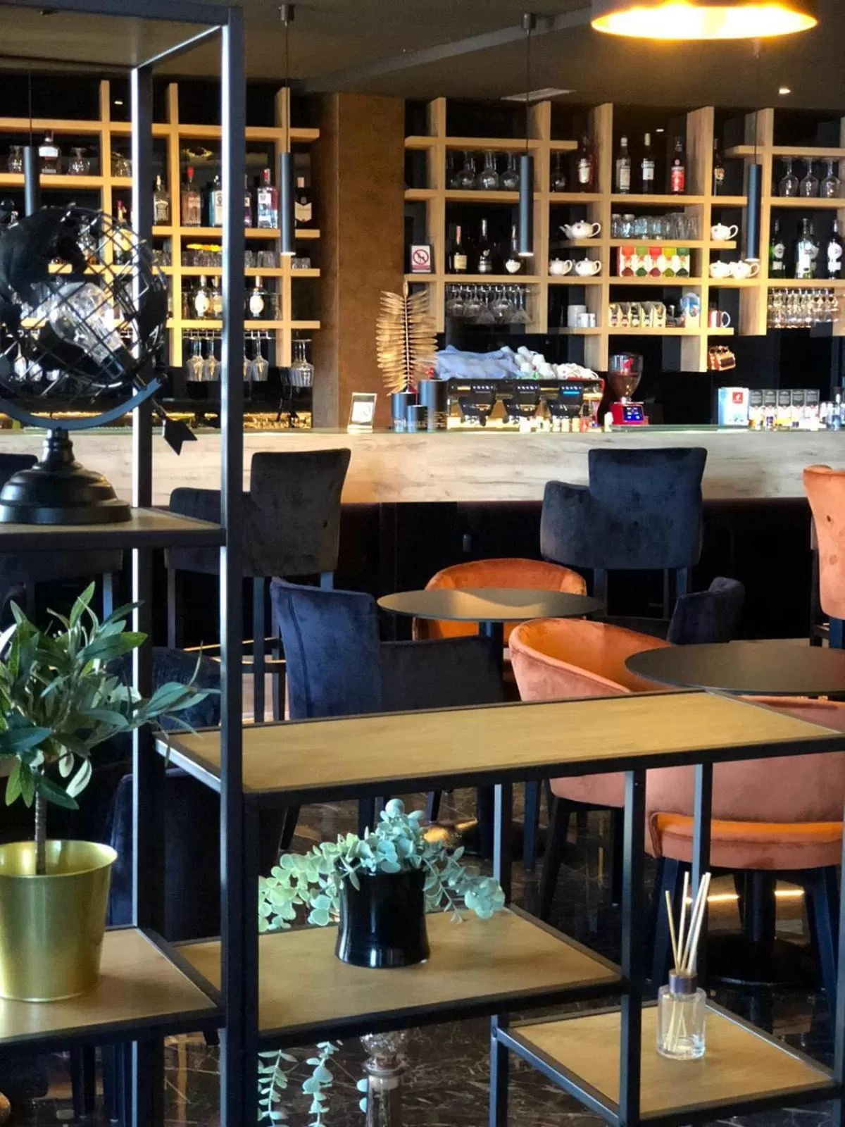 Lounge or bar in Hotel Meduza