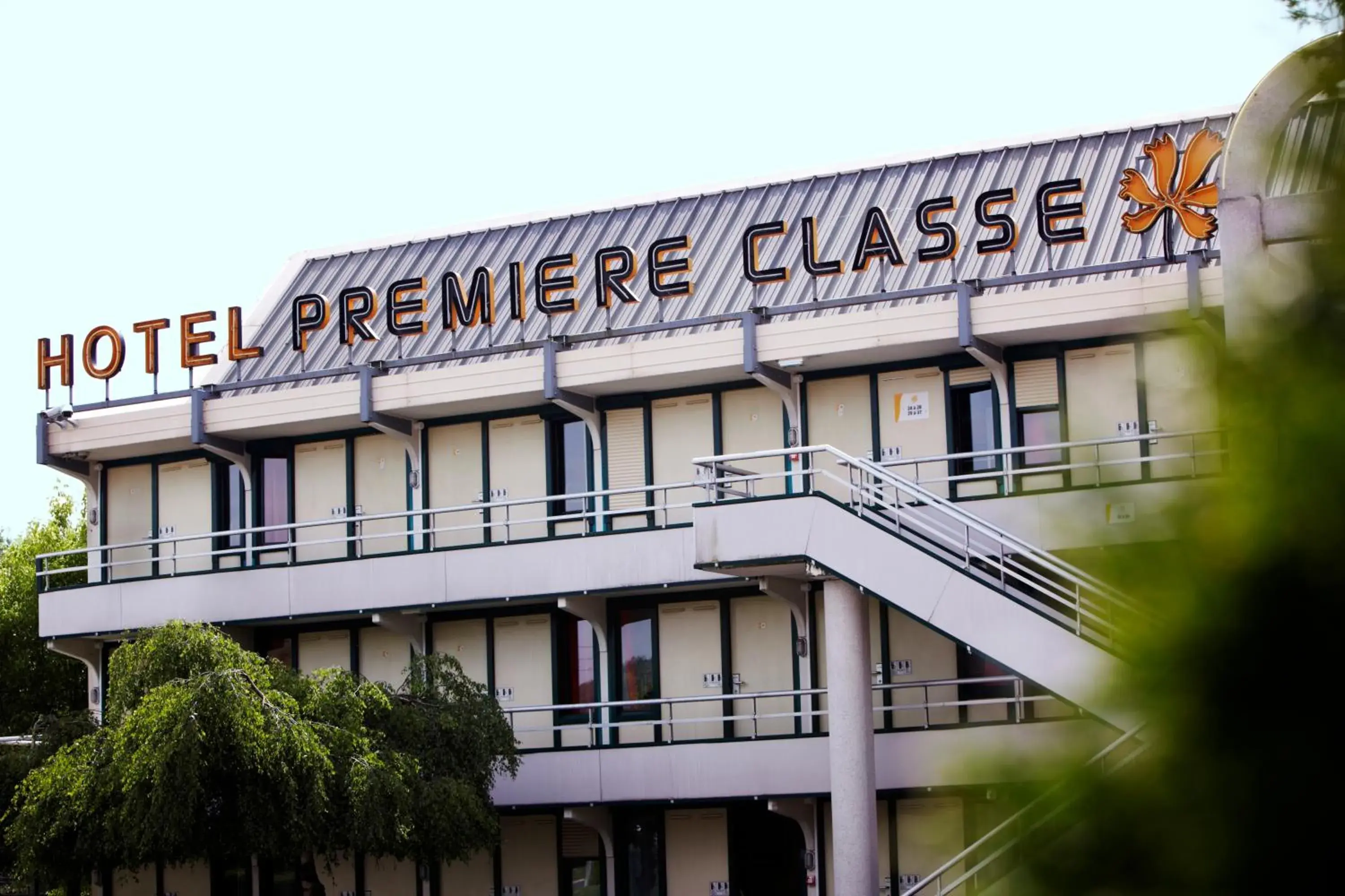 Facade/entrance, Property Building in Premiere Classe Salon De Provence