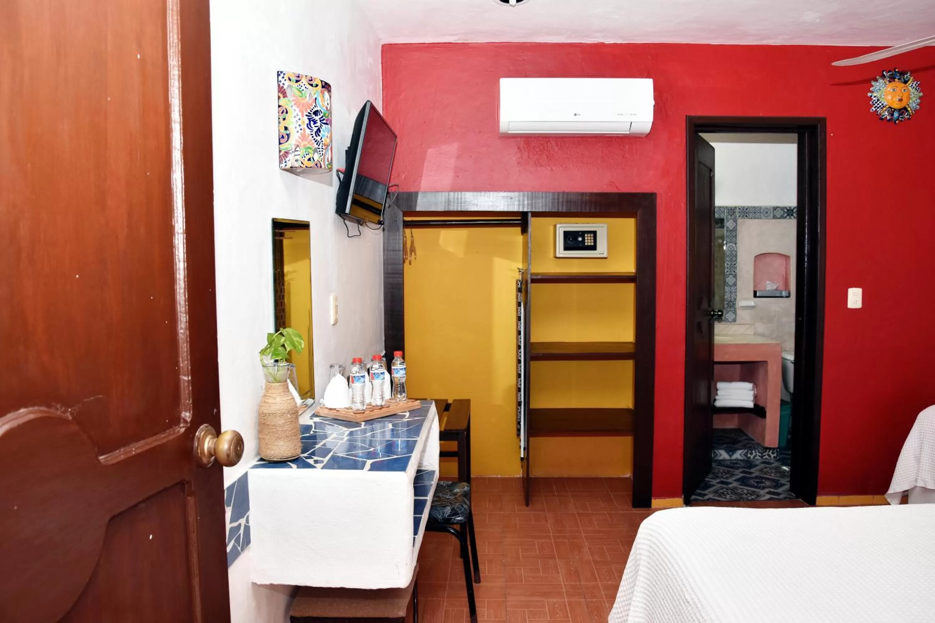 Decorative detail, Bed in Hotel Mary Carmen