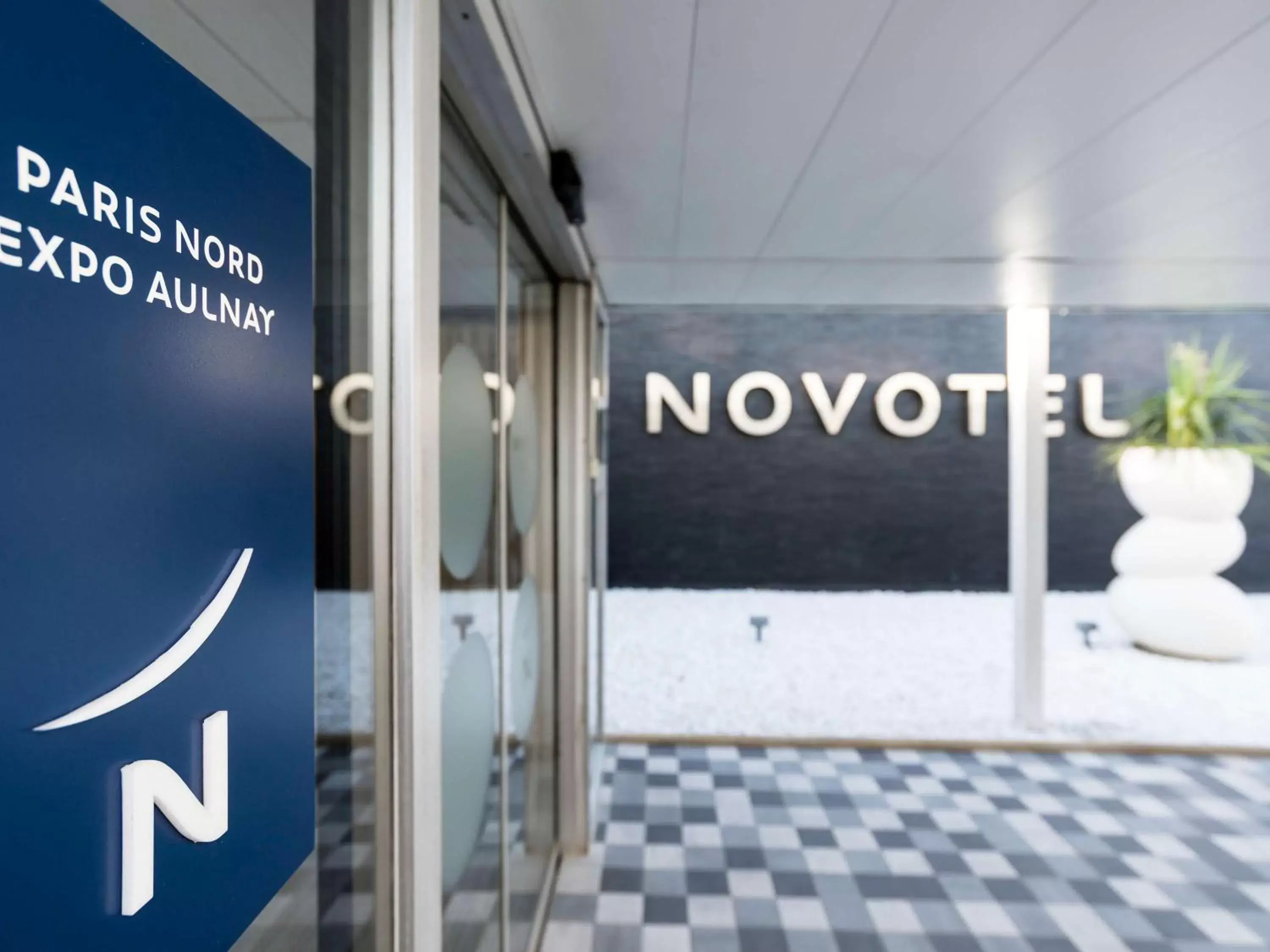 Property building, Logo/Certificate/Sign/Award in Novotel Paris Nord Expo Aulnay