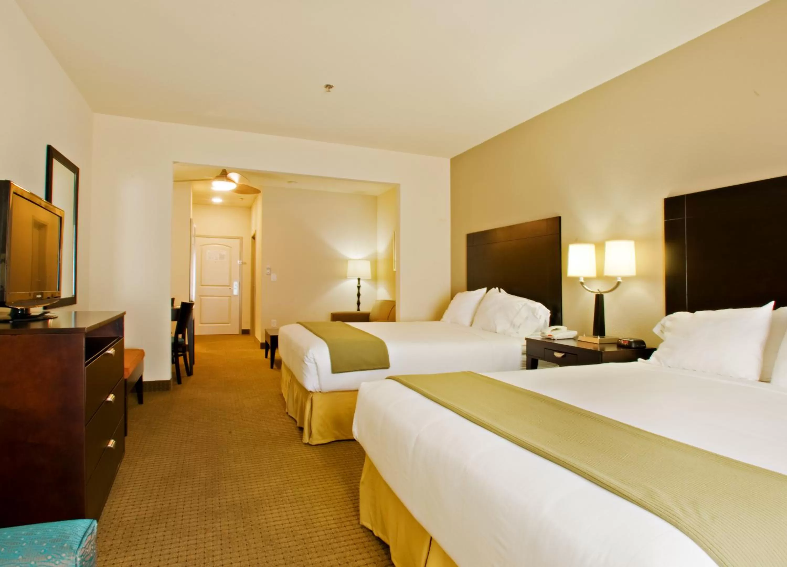 Queen Room with Two Queen Beds in Holiday Inn Express Hotel & Suites Shamrock North, an IHG Hotel