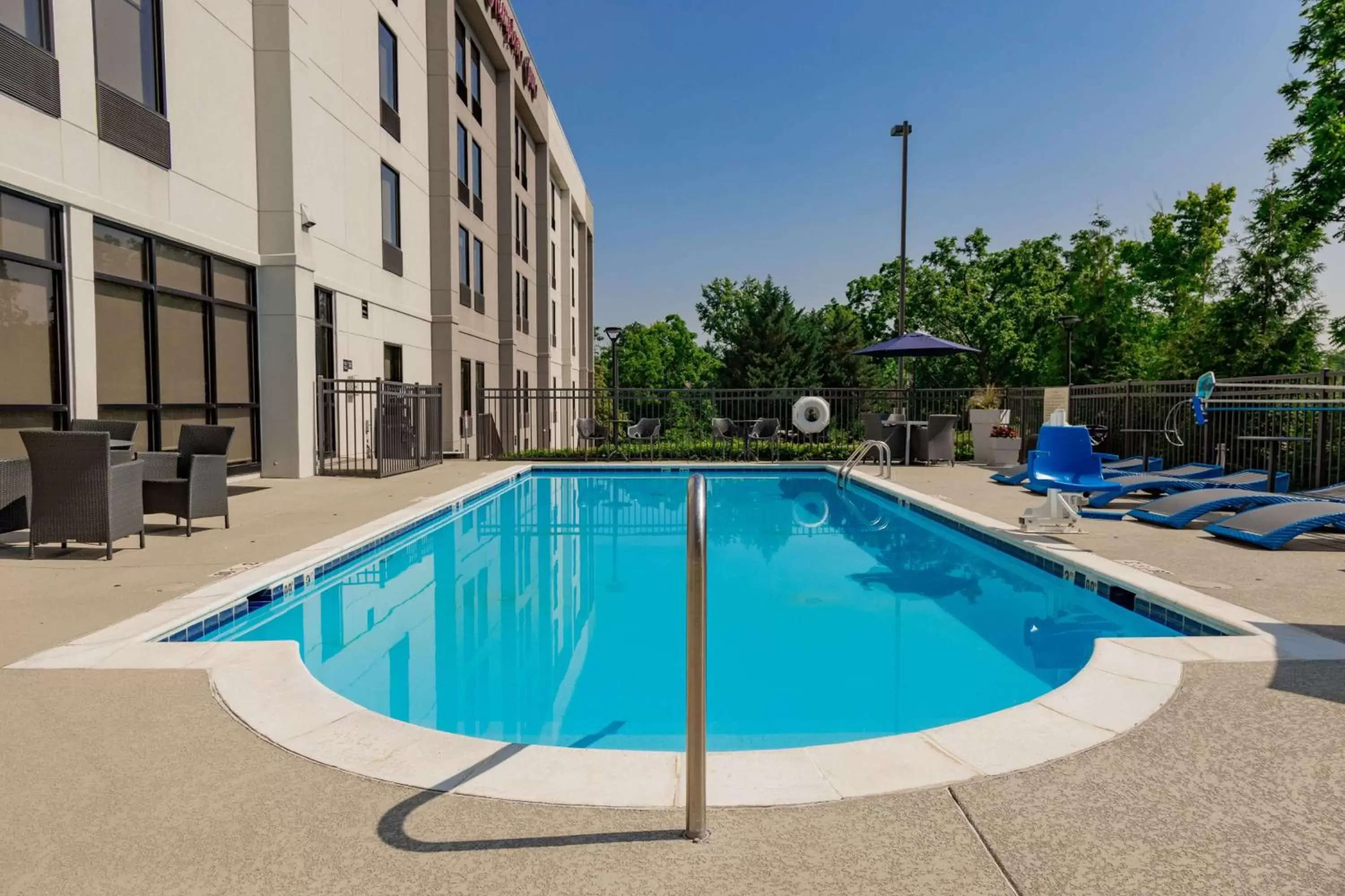 Pool view, Swimming Pool in Hampton Inn Winchester