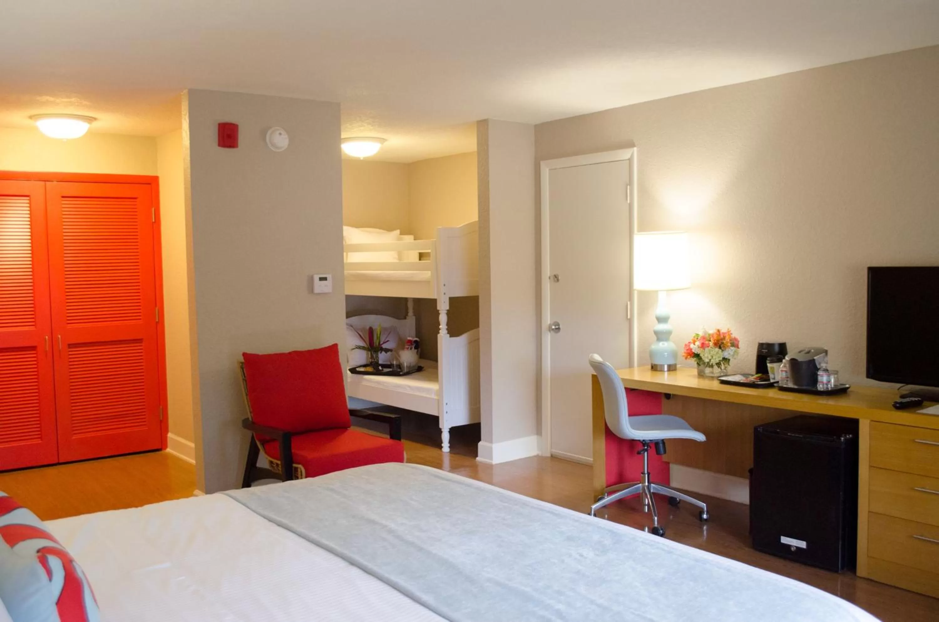 TV and multimedia, Bed in Wyndham Orlando Resort International Drive