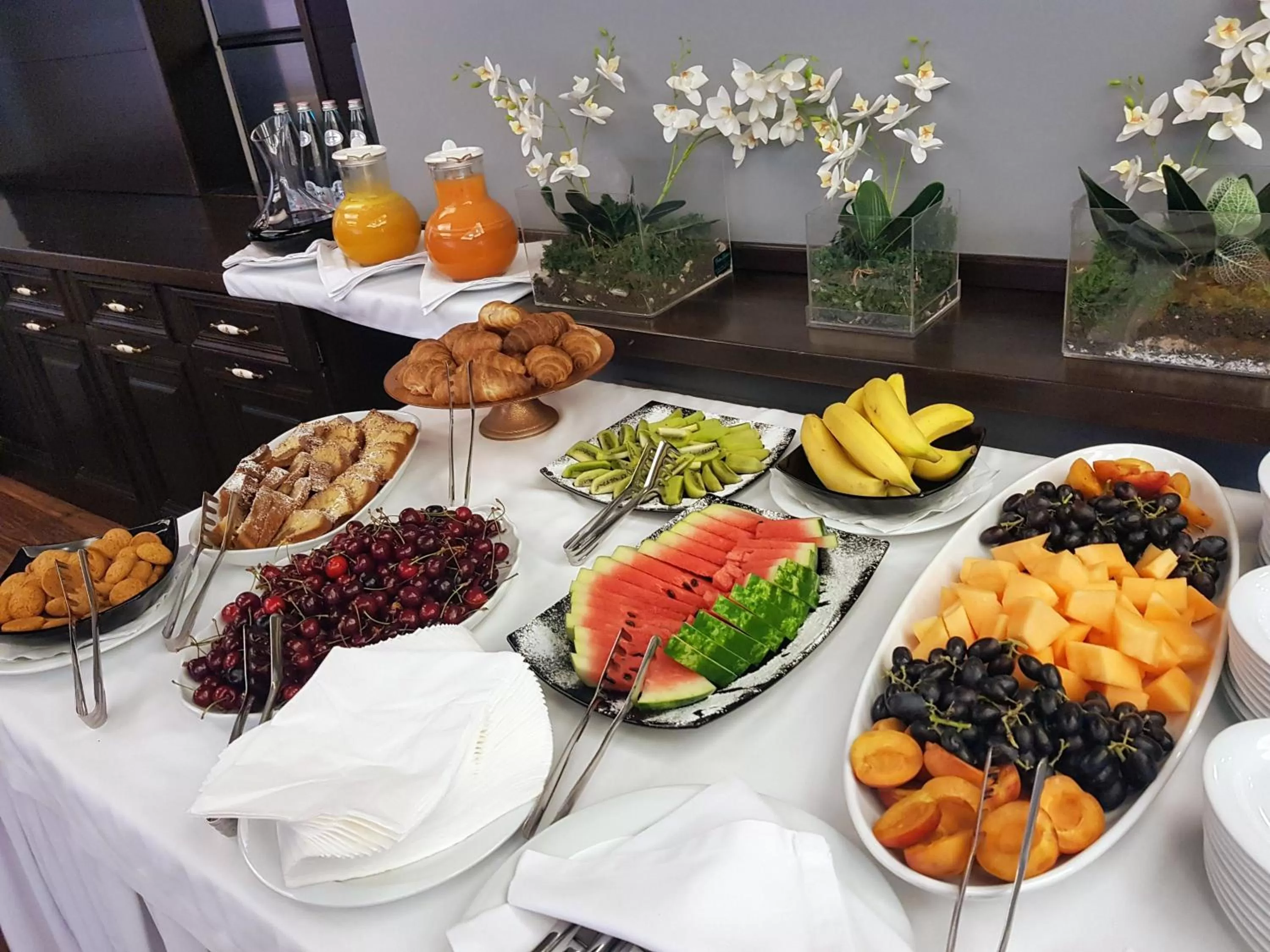 Breakfast in Hotel Victoria Tirana